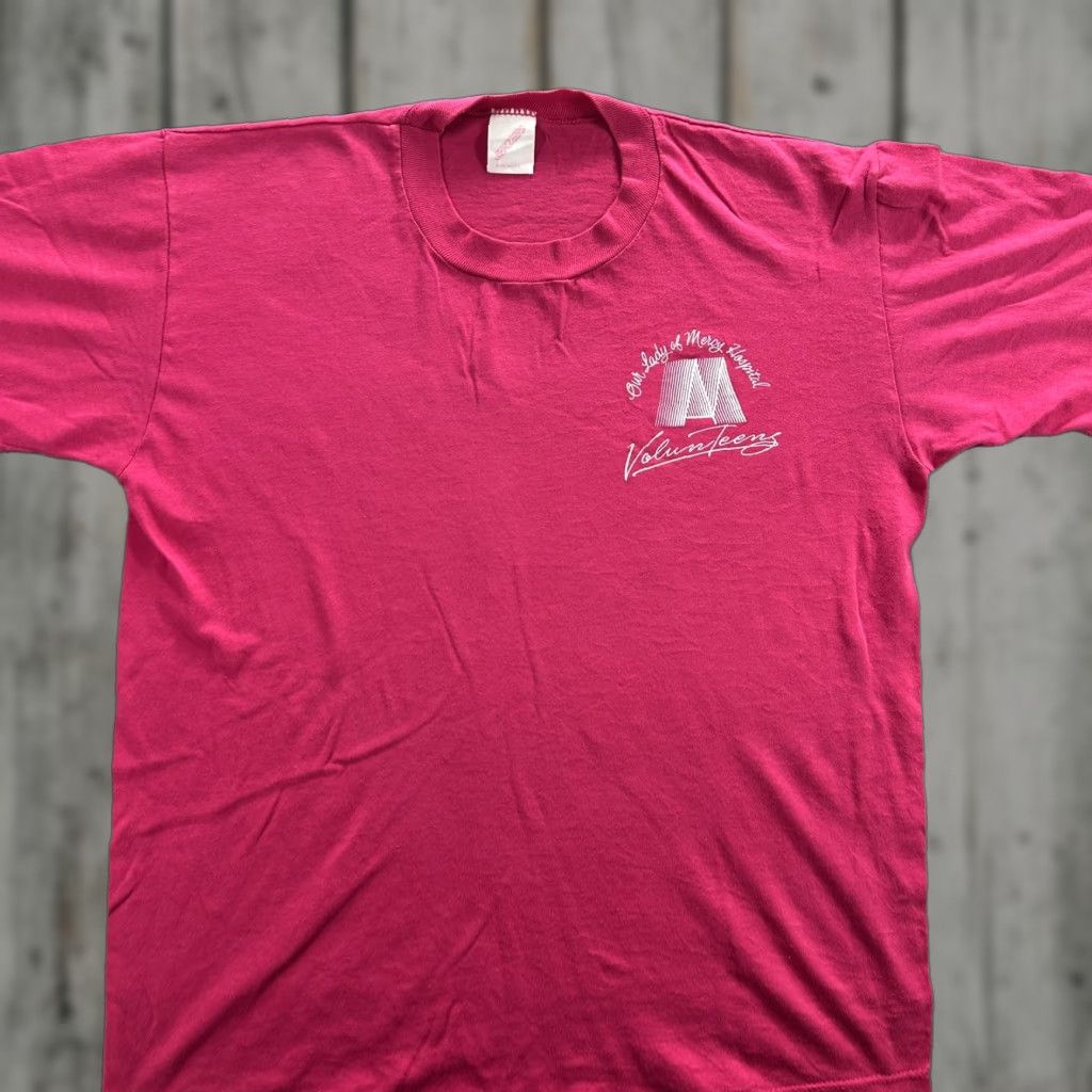 Jerzees VINTAGE Jerzees T-Shirt Mens Medium Pink Our Lady of Mercy Hospital Volunteers Graphic 90s Size US M / EU 48-50 / 2 - 1 Thumbnail