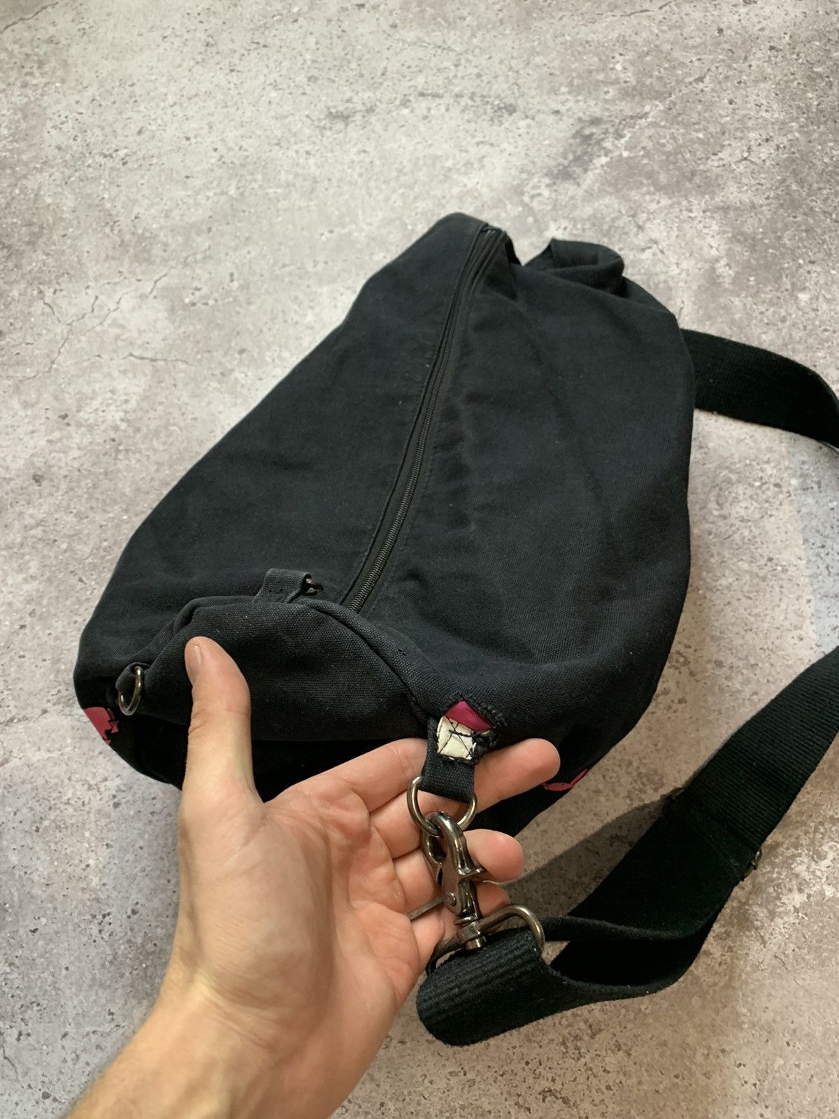 Playboy × Vintage PLAYBOY monogram Bunny crossbody Slingbag Size ONE SIZE - 8 Thumbnail