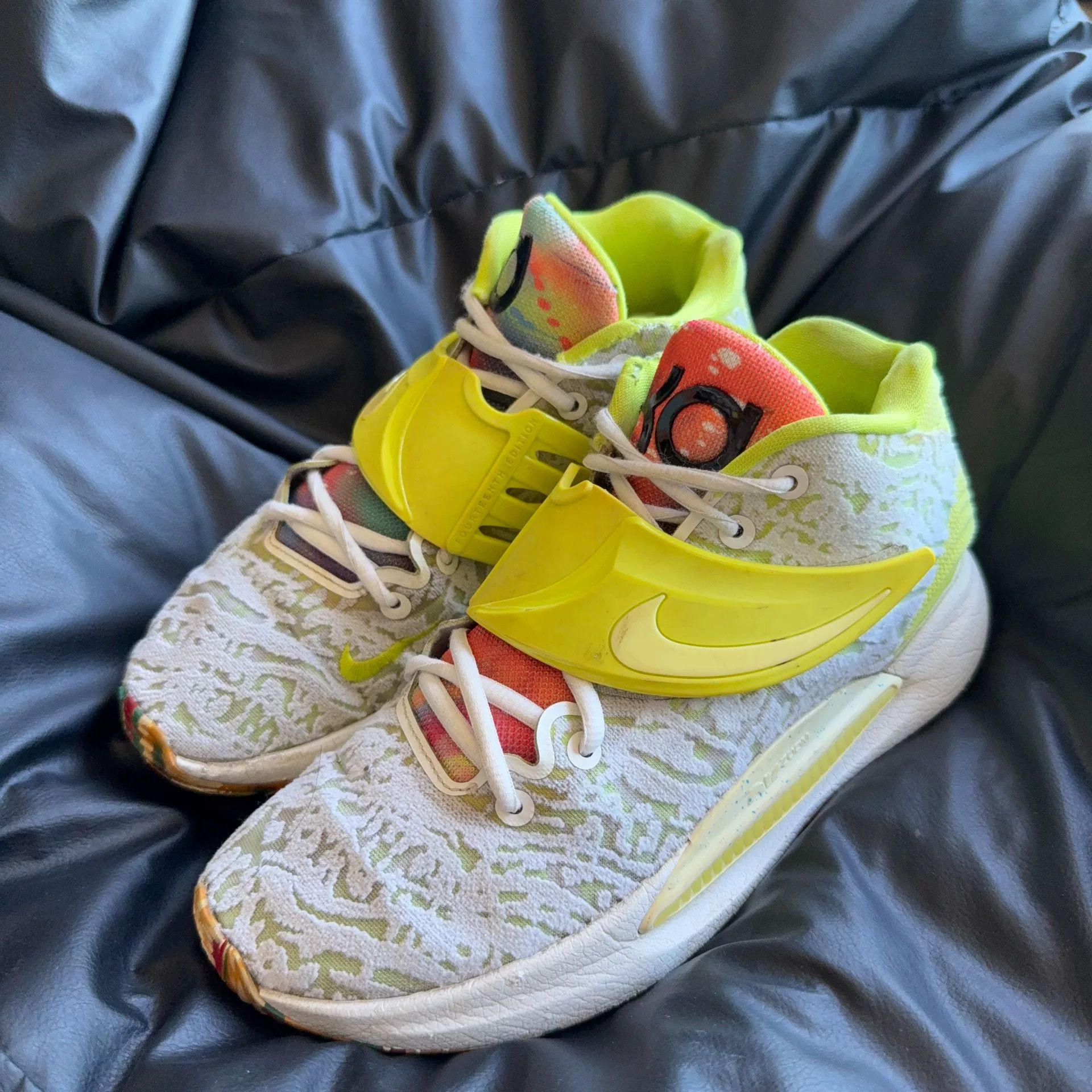 Nike Nike Green Lowtop Sneakers 40.5 Men Size US 8 / EU 41 - 1 Thumbnail