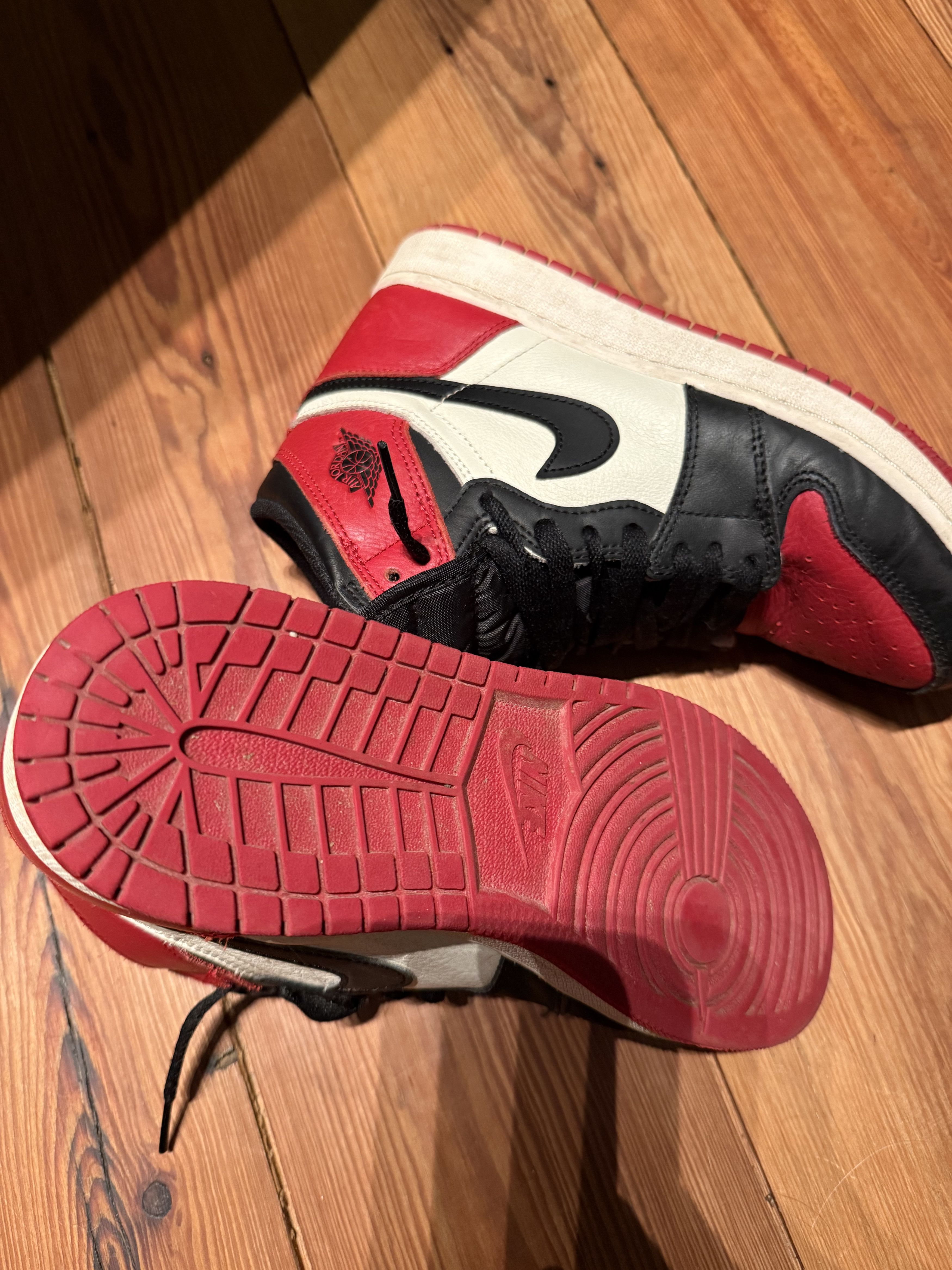Nike Air Jordan 1 Retro High OG BG Size US 6.5 / EU 39-40 - 5 Thumbnail