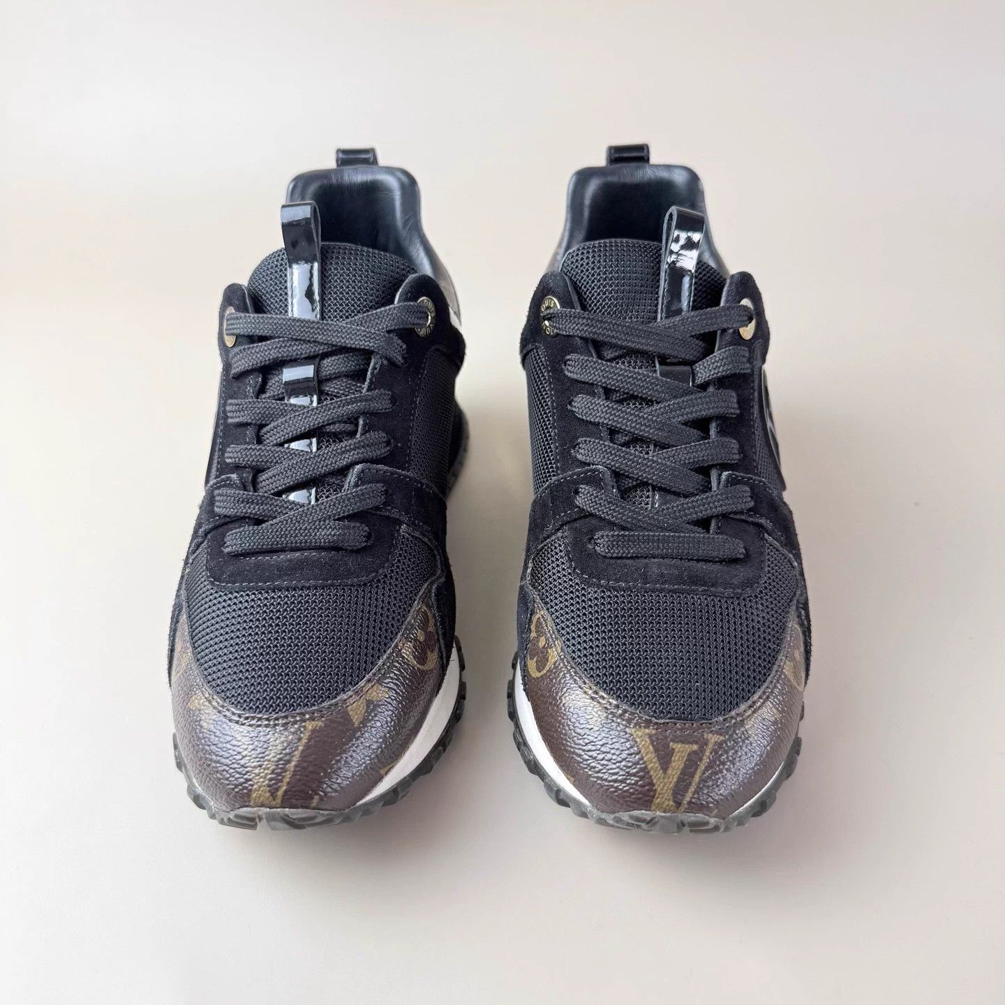Louis Vuitton LV Run Away Black & Gold Logo Sneakers EU35 Size US 4 / IT 34 - 2 Thumbnail