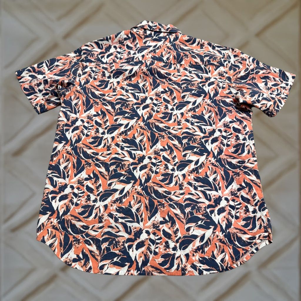 Vintage Columbia Rapid River Floral Button-Down Shirt Mens M Navy Peach Cotton Boho Shirt Size US M / EU 48-50 / 2 - 1 Thumbnail