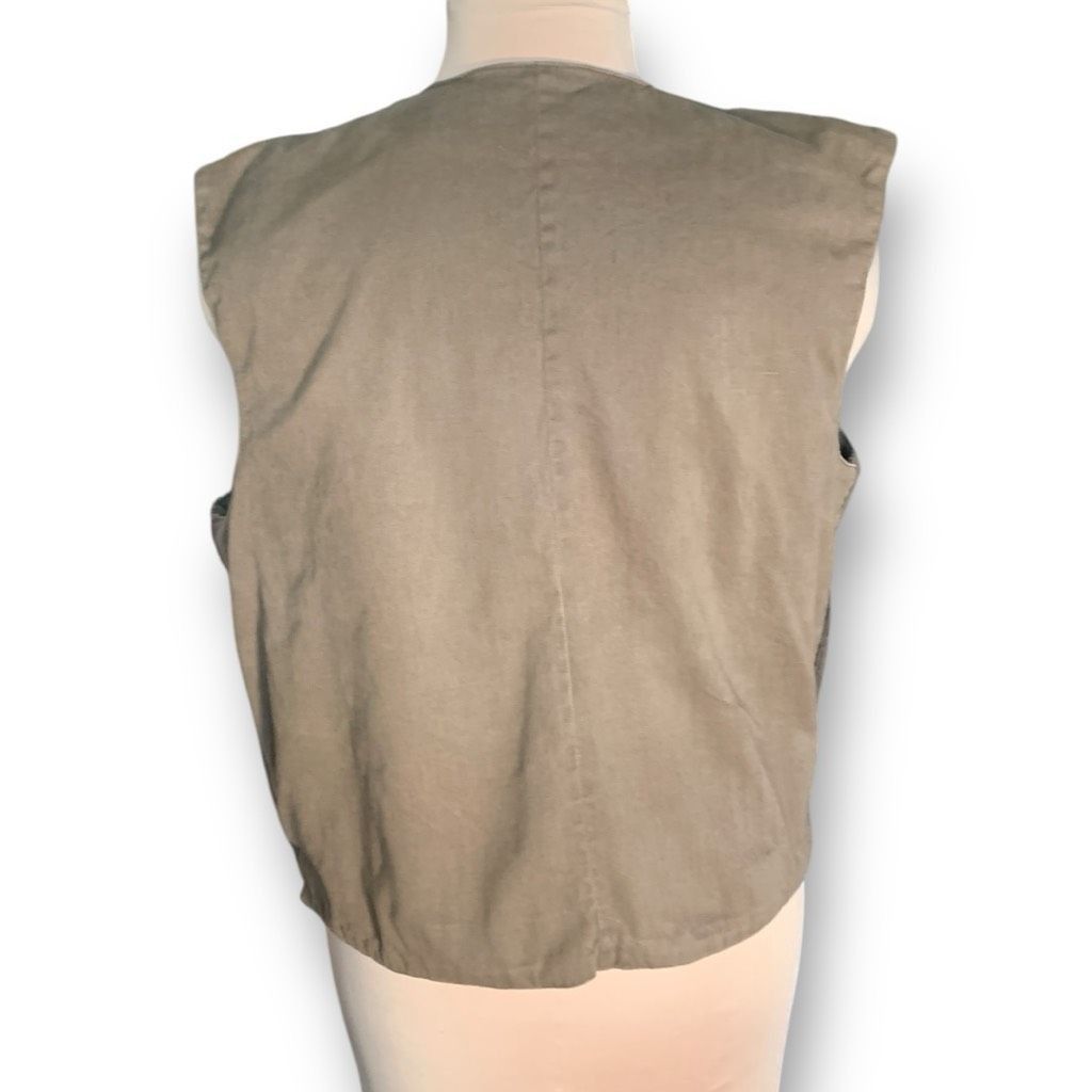 Vintage Vintage Basic Equipment Brown Corduroy Vneck Button Front Ve Size US L / EU 52-54 / 3 - 4 Thumbnail
