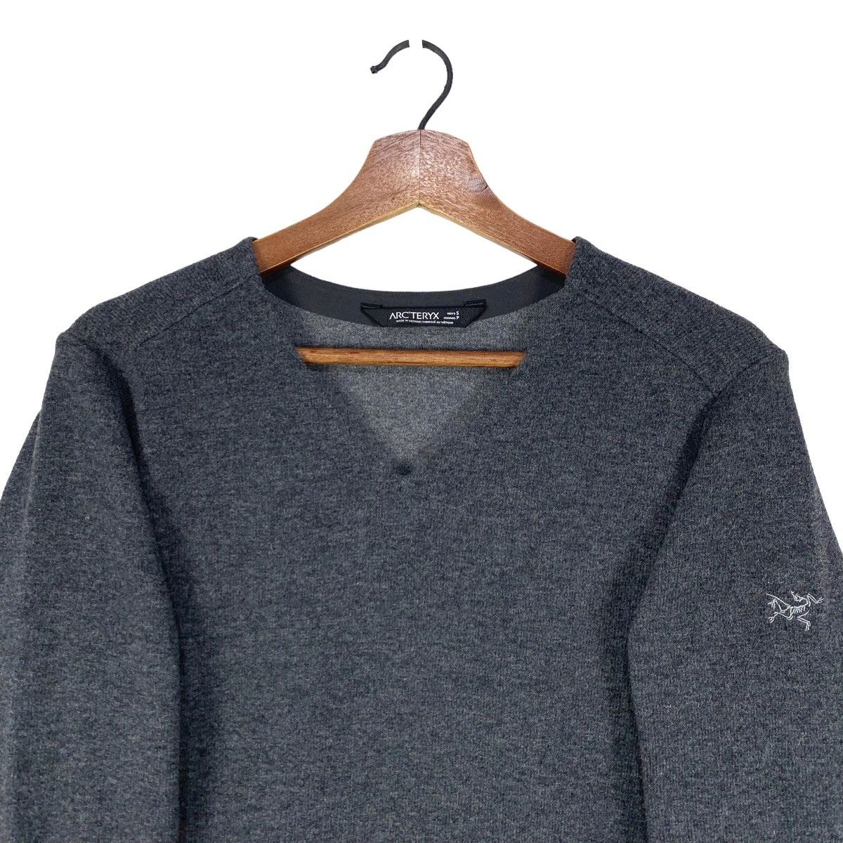 Arc'teryx Arc’teryx Wool V-Neck Long Sleeve Sweater Size S Size US S / EU 44-46 / 1 - 2 Thumbnail