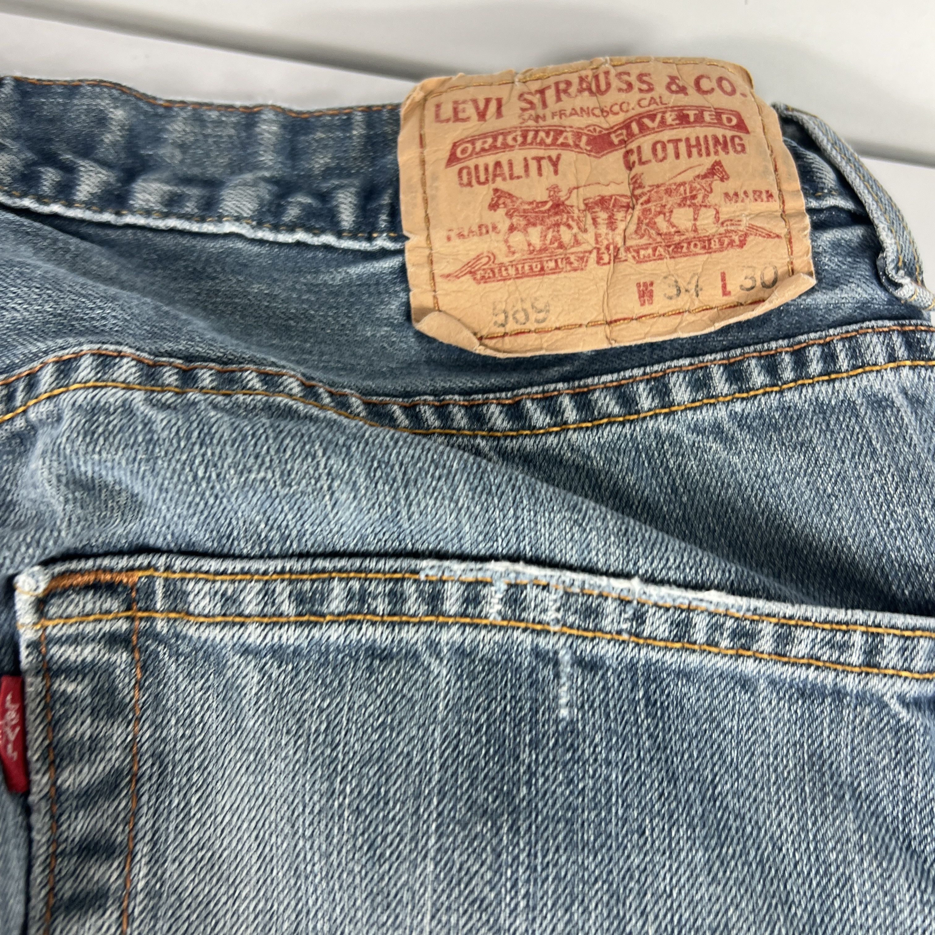 Levi's Y2K Levi's Jean 569 Loose Straight Blue Faded Thrashed Denim Size US 34 / EU 50 - 16 Thumbnail