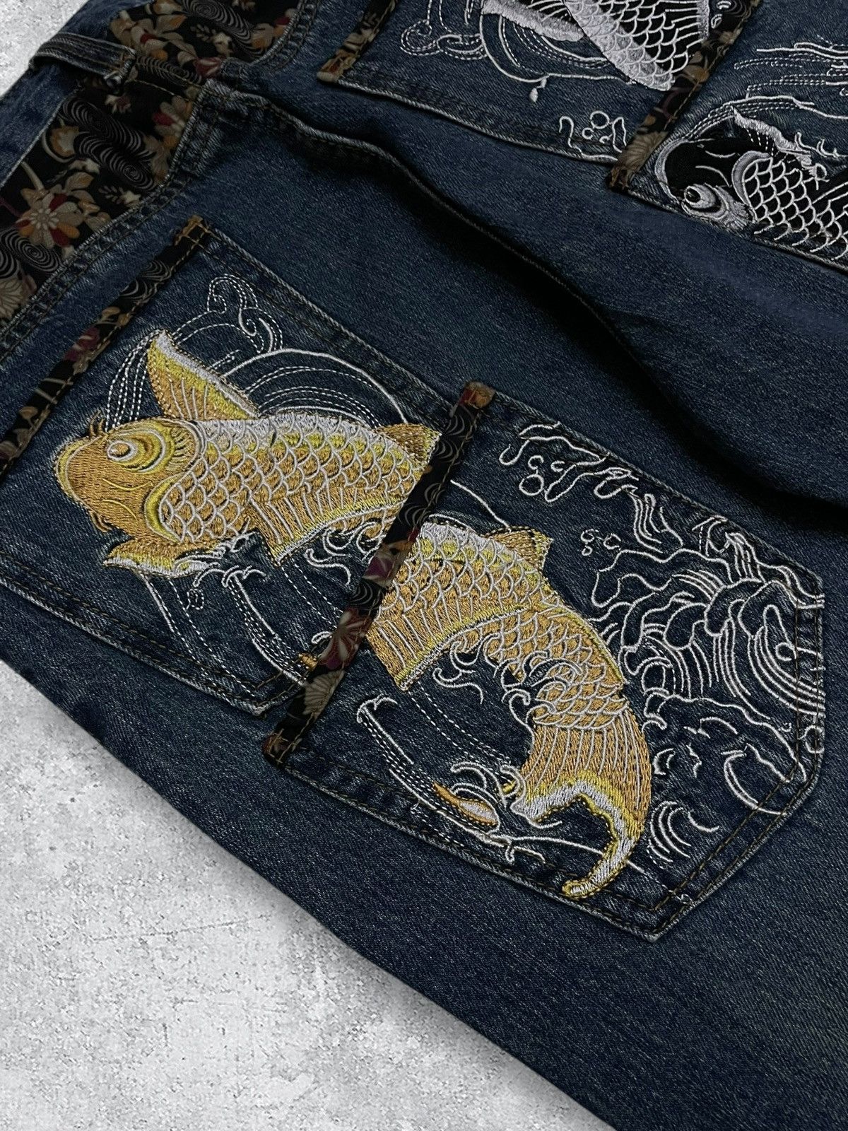 Beauty Beast Vintage Japan Designer 90s Karakuri Tamashi Koi Embroidered Size US 32 / EU 48 - 6 Thumbnail