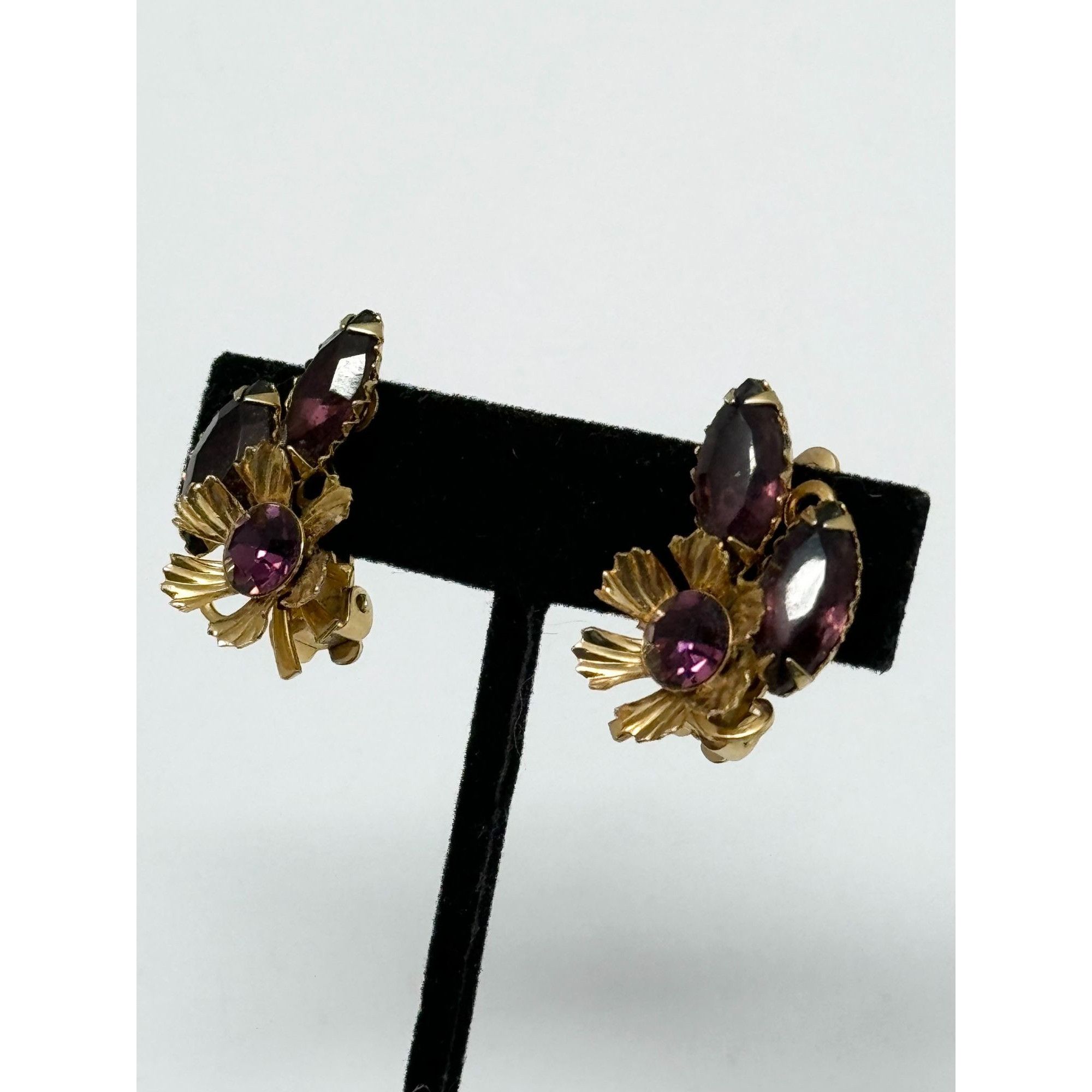 Vintage Vintage purple glass flower earrings Size ONE SIZE - 4 Thumbnail