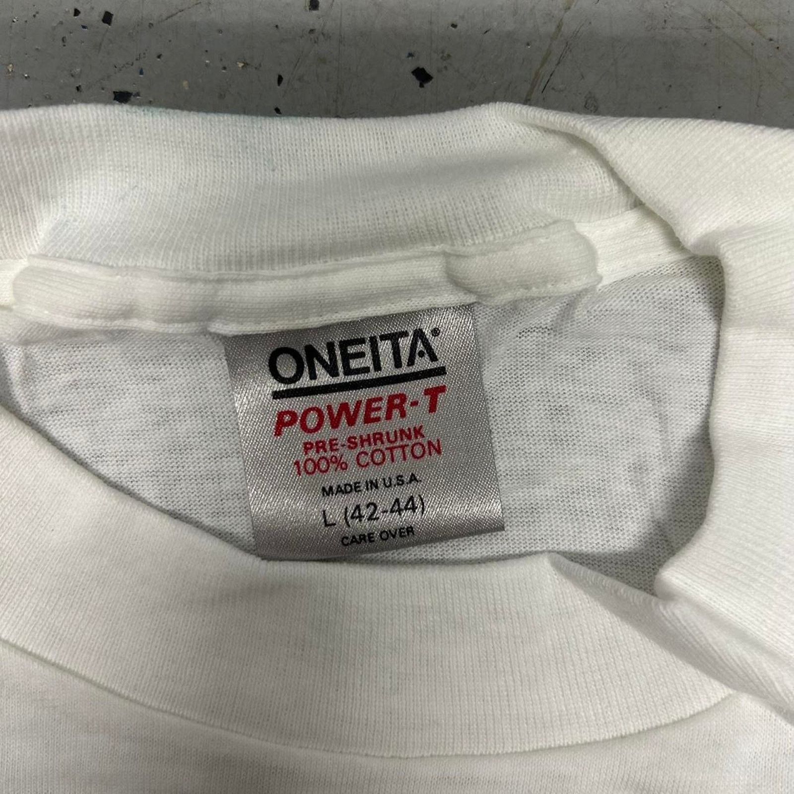 Other VTG 90s White Oneita Shultz Tavern graphic tee Size US L / EU 52-54 / 3 - 3 Thumbnail