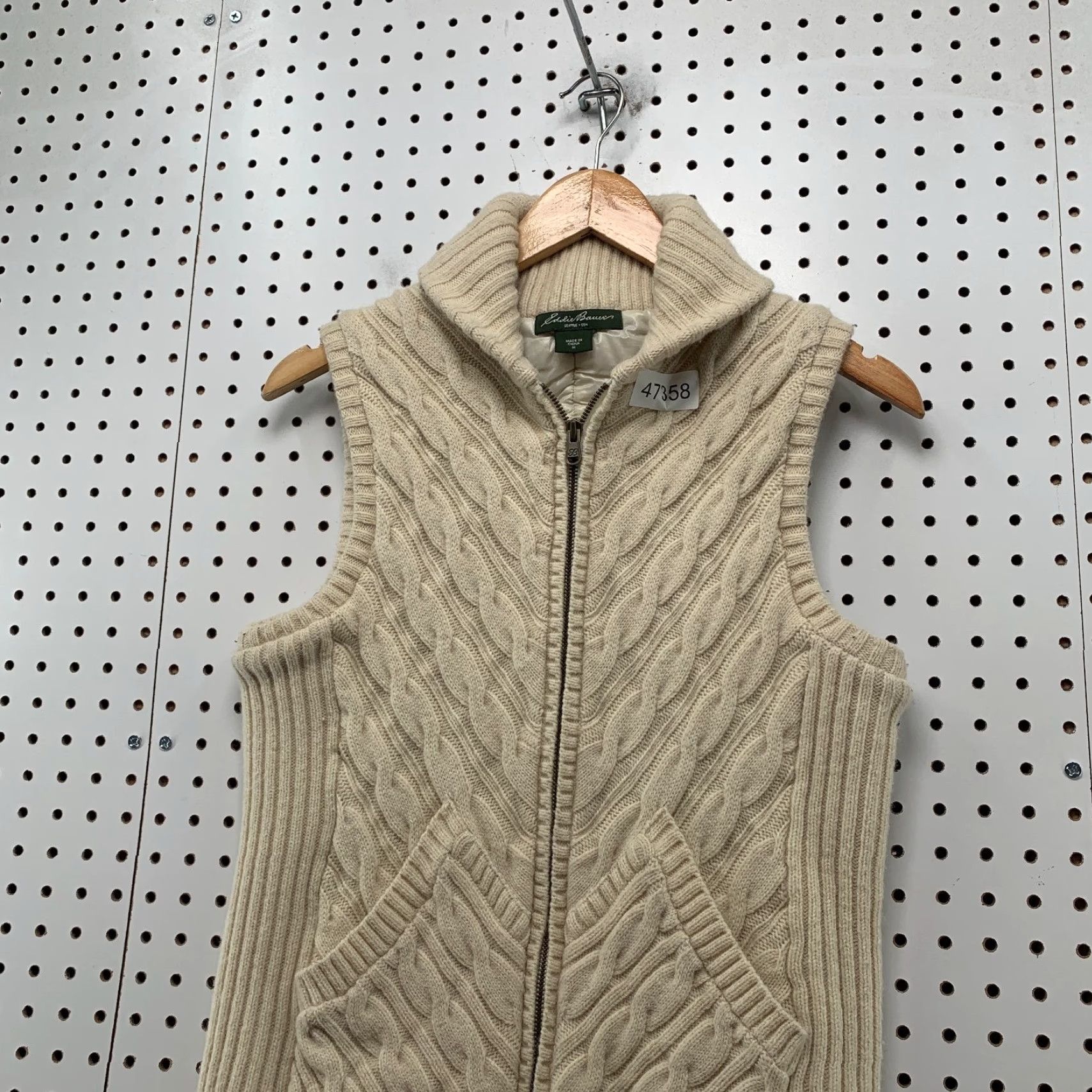 Eddie Bauer Eddie Bauer Wool Vest Jacket Womens Medium Beige Cable Knit Insulated Cozy Vest Size M / US 6-8 / IT 42-44 - 6 Thumbnail