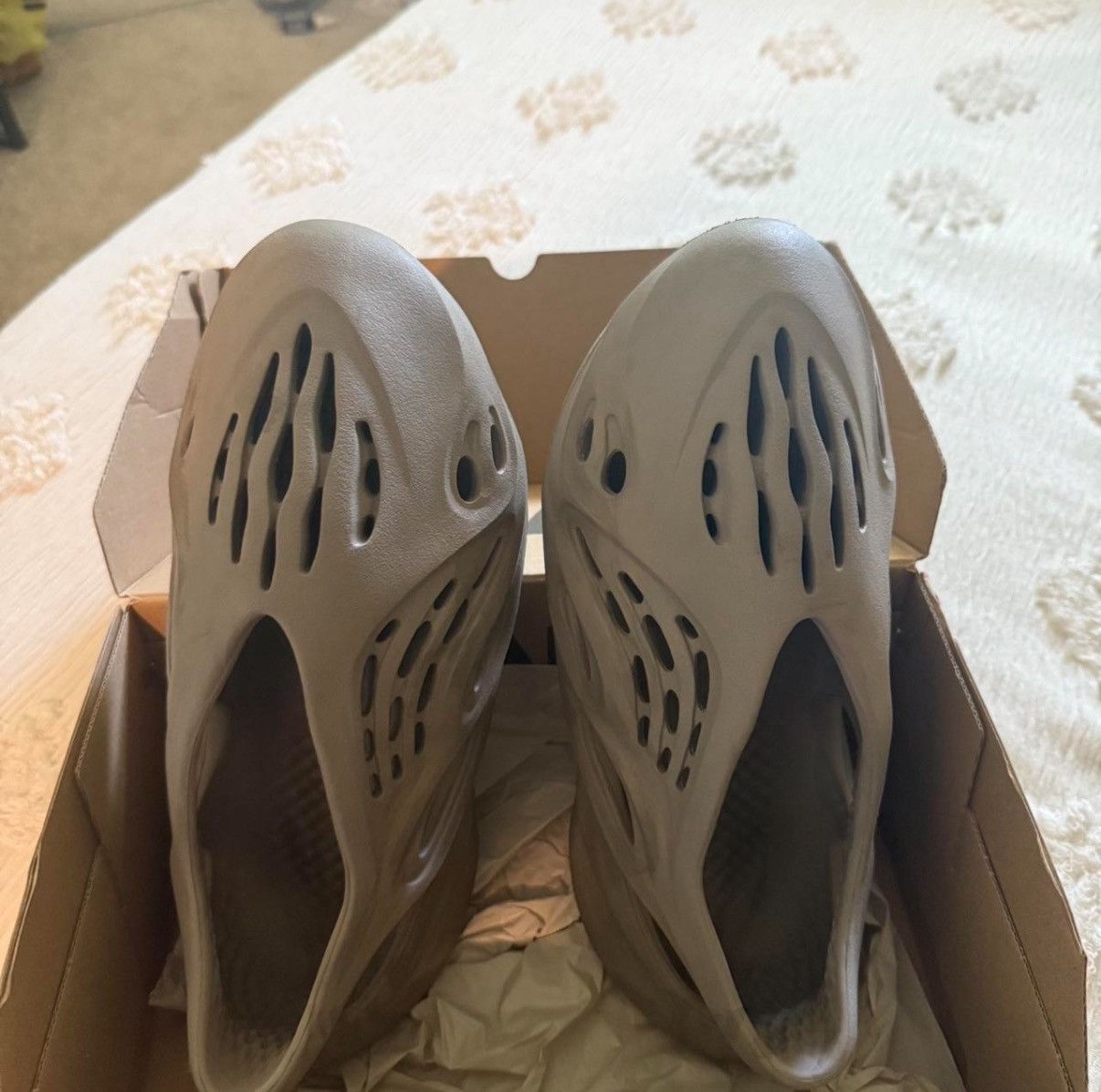 Yeezy Yeezy Rnnr Size US 9 / EU 42 - 2 Thumbnail