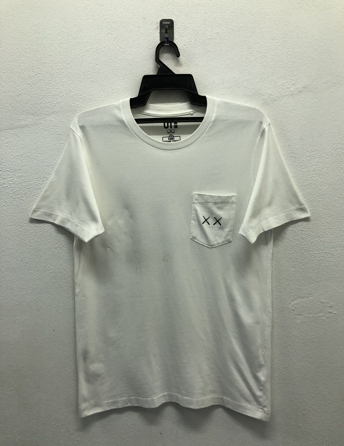 Uniqlo Uniqlo Kaws Sesame Street T-Shirt Size US M / EU 48-50 / 2 - 2 Thumbnail