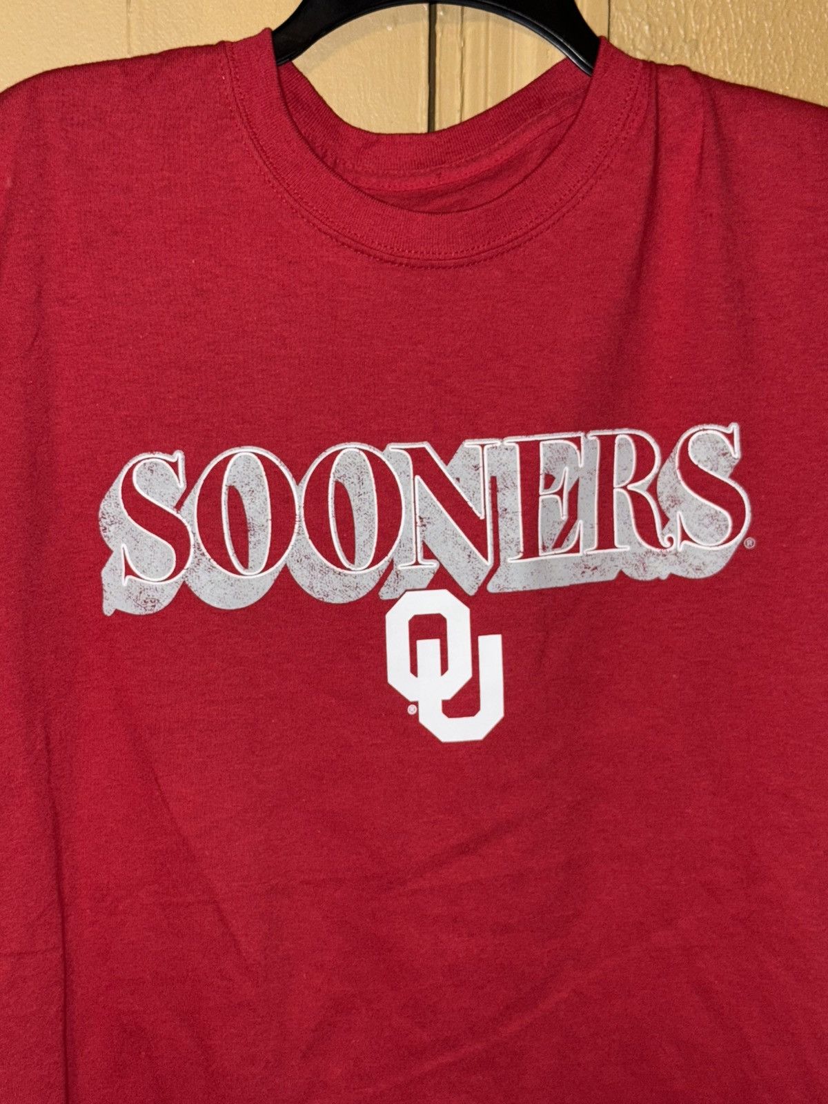 NCAA Captivating Apparel NCAA Oklahoma Sooners Shirt 2XL Size US XXL / EU 58 / 5 - 17 Thumbnail