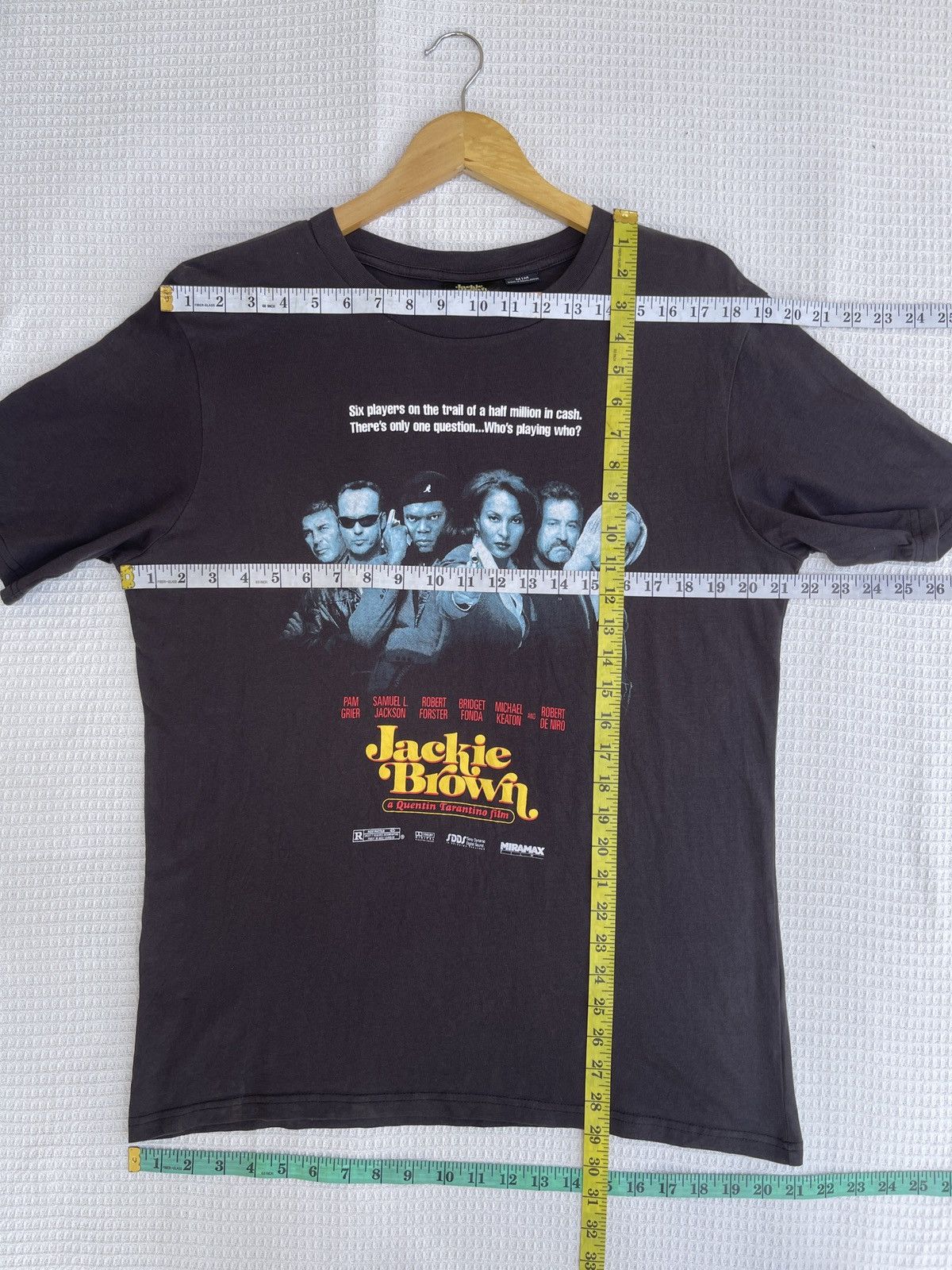 Junk Food Rare🔥Vtg Jackie Brown Movie Quentin Tarantino T-Shirt Size US L / EU 52-54 / 3 - 9 Thumbnail