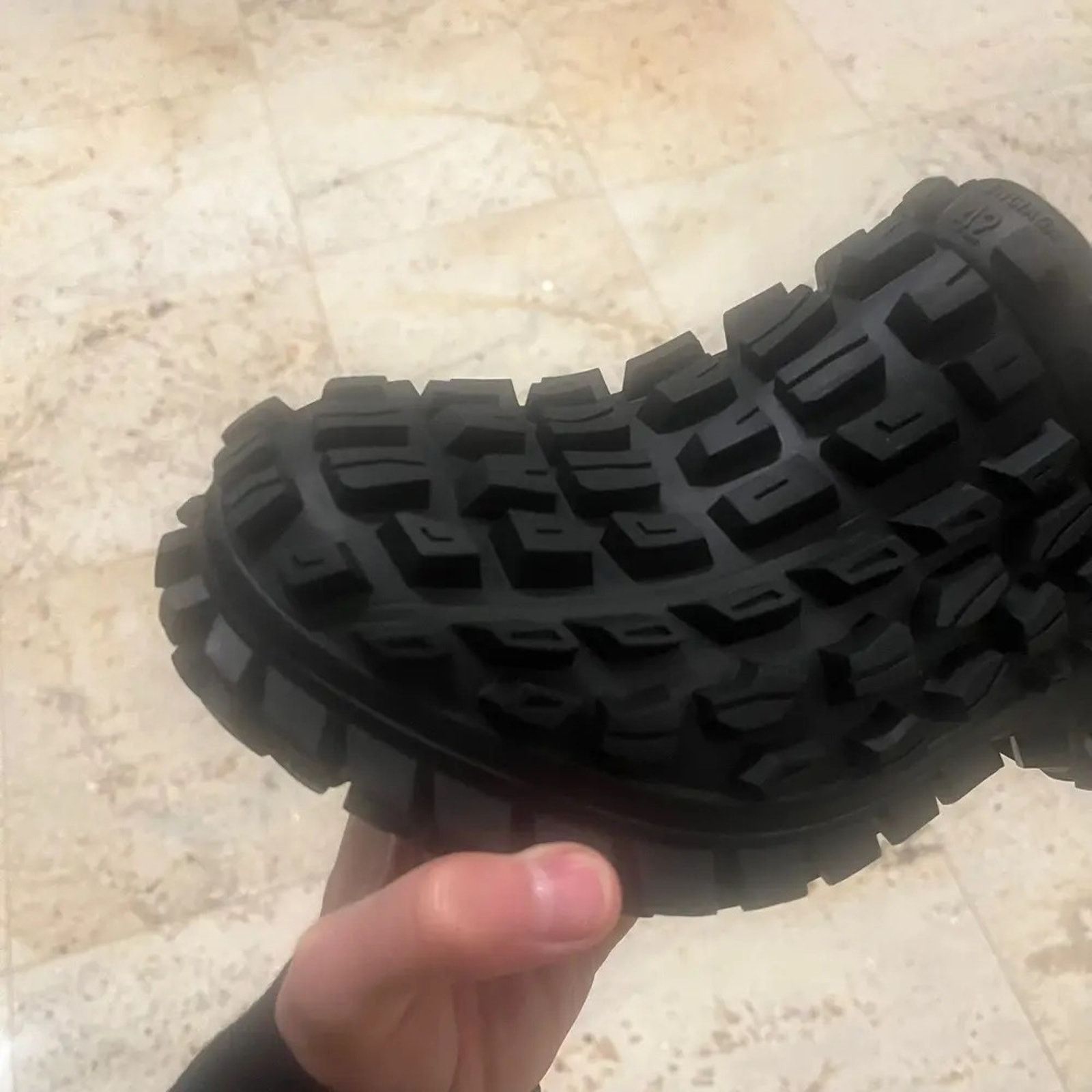 Balenciaga o1rshd1 Defender Clog in Black Size US 13 / EU 46 - 10 Thumbnail