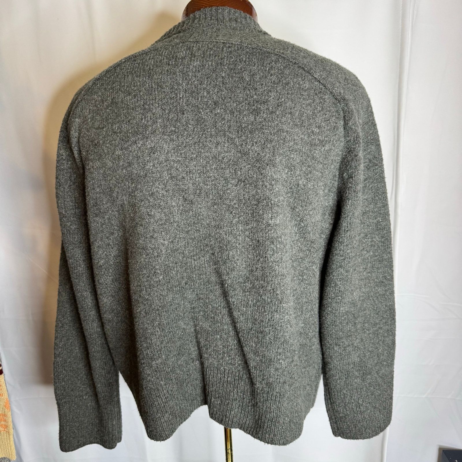 Abercrombie & Fitch Abercrombie & Fitch Gray Wool Blend Crewneck Sweater Men’s L Size US L / EU 52-54 / 3 - 3 Thumbnail