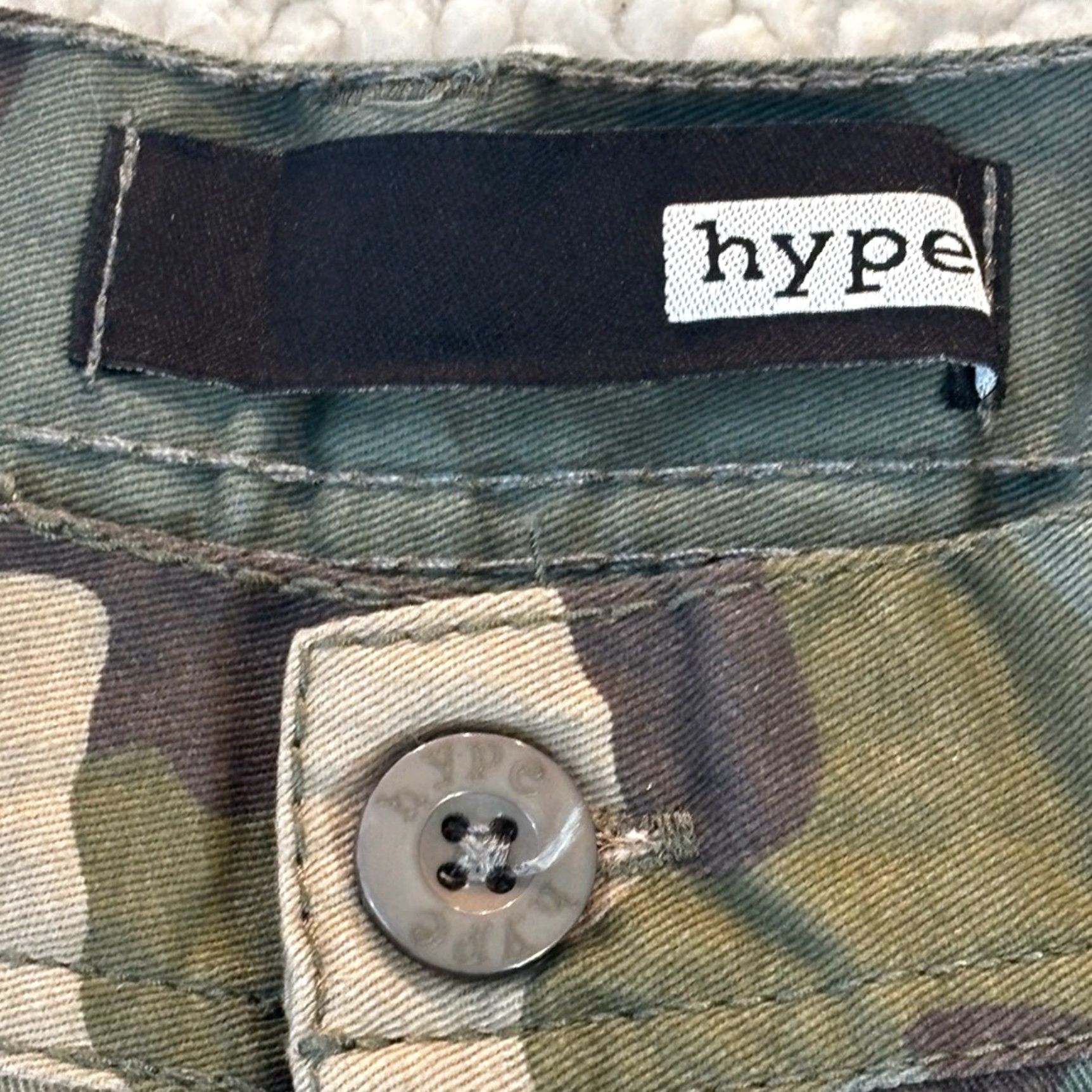 Vintage Hype Camo Shorts 34 Green Brown 100% Cotton Streetwear Unisex Adults Regular Chino Mens WomenS Girls Boys Size US 34 / EU 50 - 3 Thumbnail