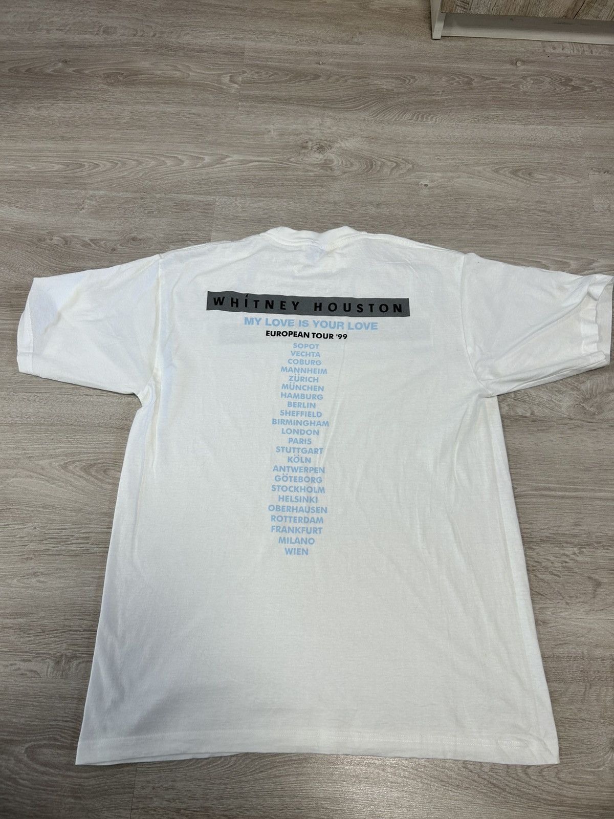Vintage Vintage Whitney Houston Tour Europe 1999 USA size XL Size US XL / EU 56 / 4 - 1 Thumbnail