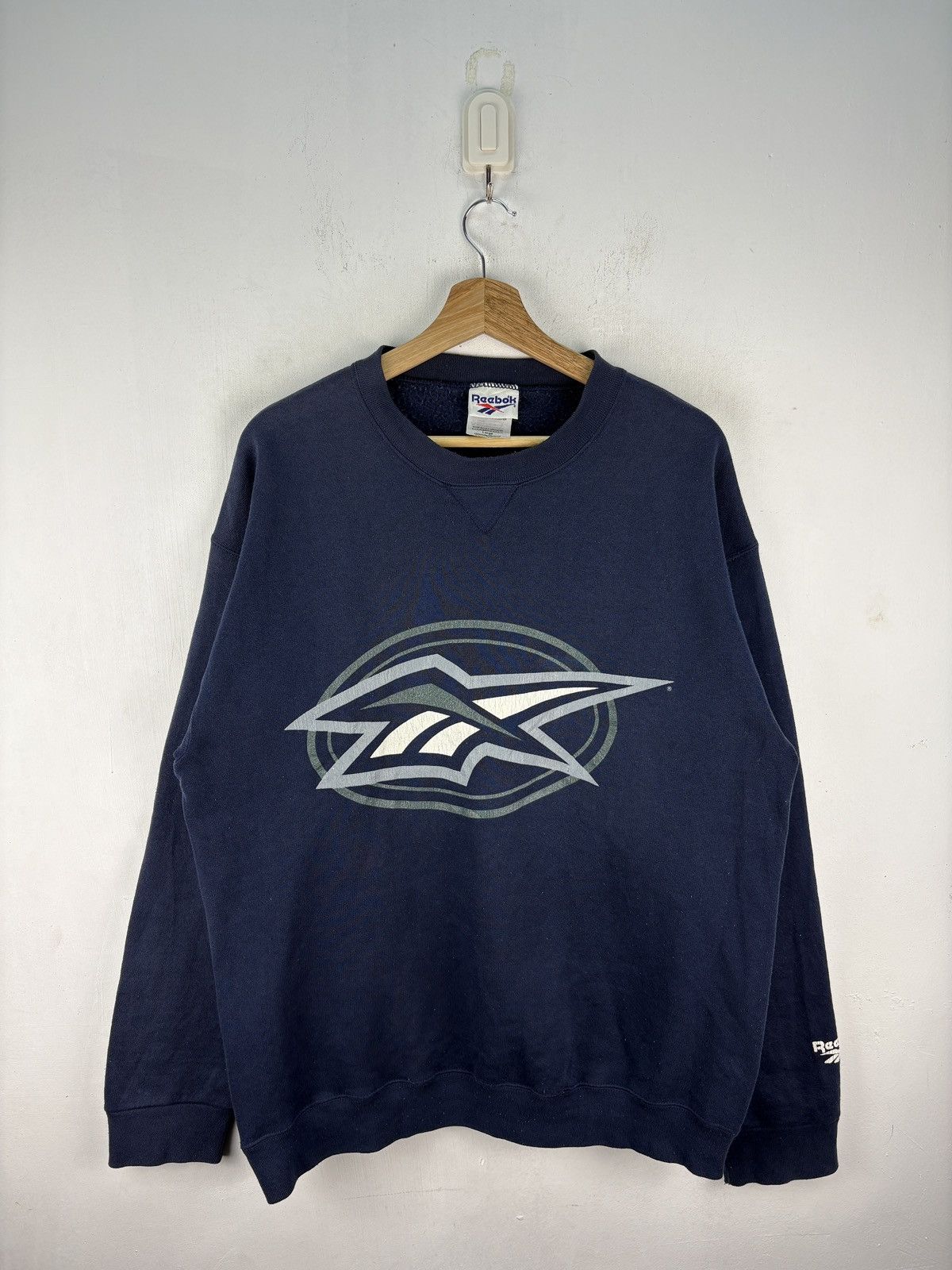 Reebok Vintage 80s Reebok Big Logo Sweatshirt Crewneck Size US L / EU 52-54 / 3 - 1 Thumbnail