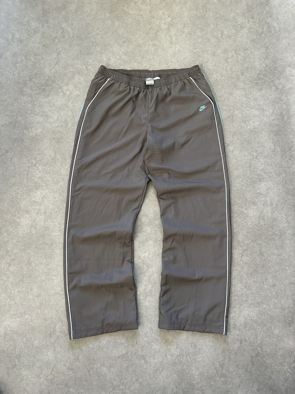 Nike Vintage Nike Track Pants Y2K Athletic Wear Casual Essential Size US 34 / EU 50 - 2 Thumbnail