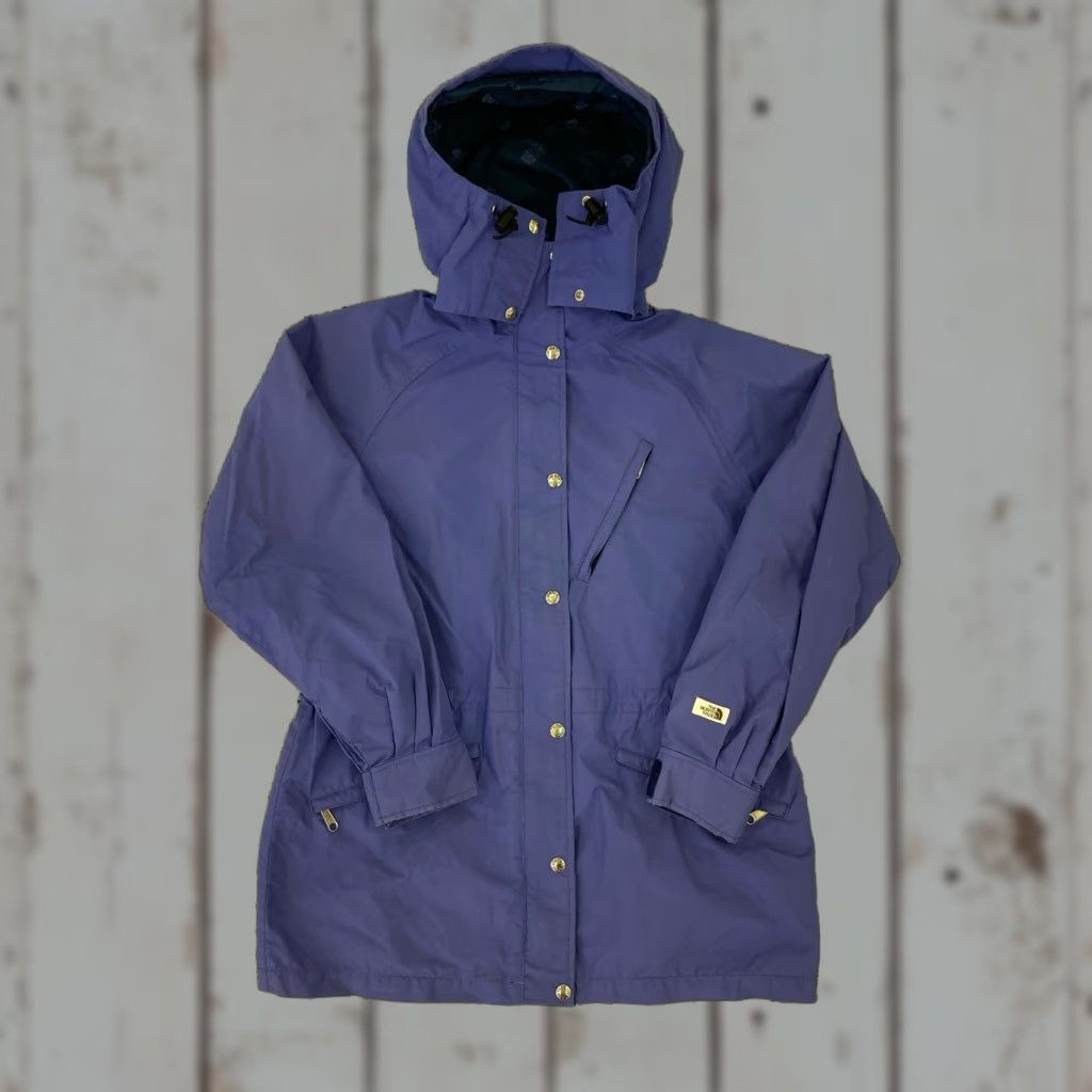 The North Face VINTAGE The North Face Gore-Tex Light Ski Jacket Purple Jacket Womens L 90s Ski Water Resistant Parka Mid-Length Purple Woman VINTAGE Size L / US 10 / IT 46 - 1 Thumbnail