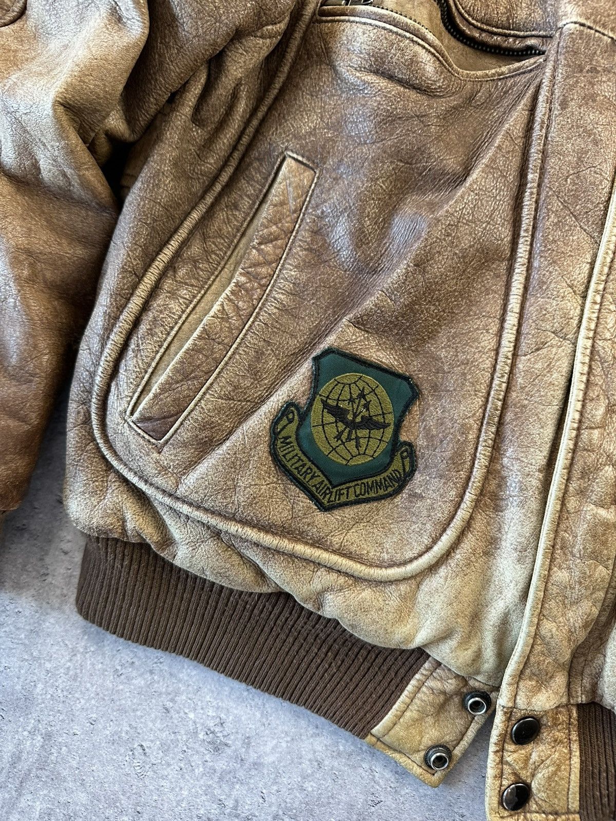Leather bomber jacket airlift military clintock cvna-65