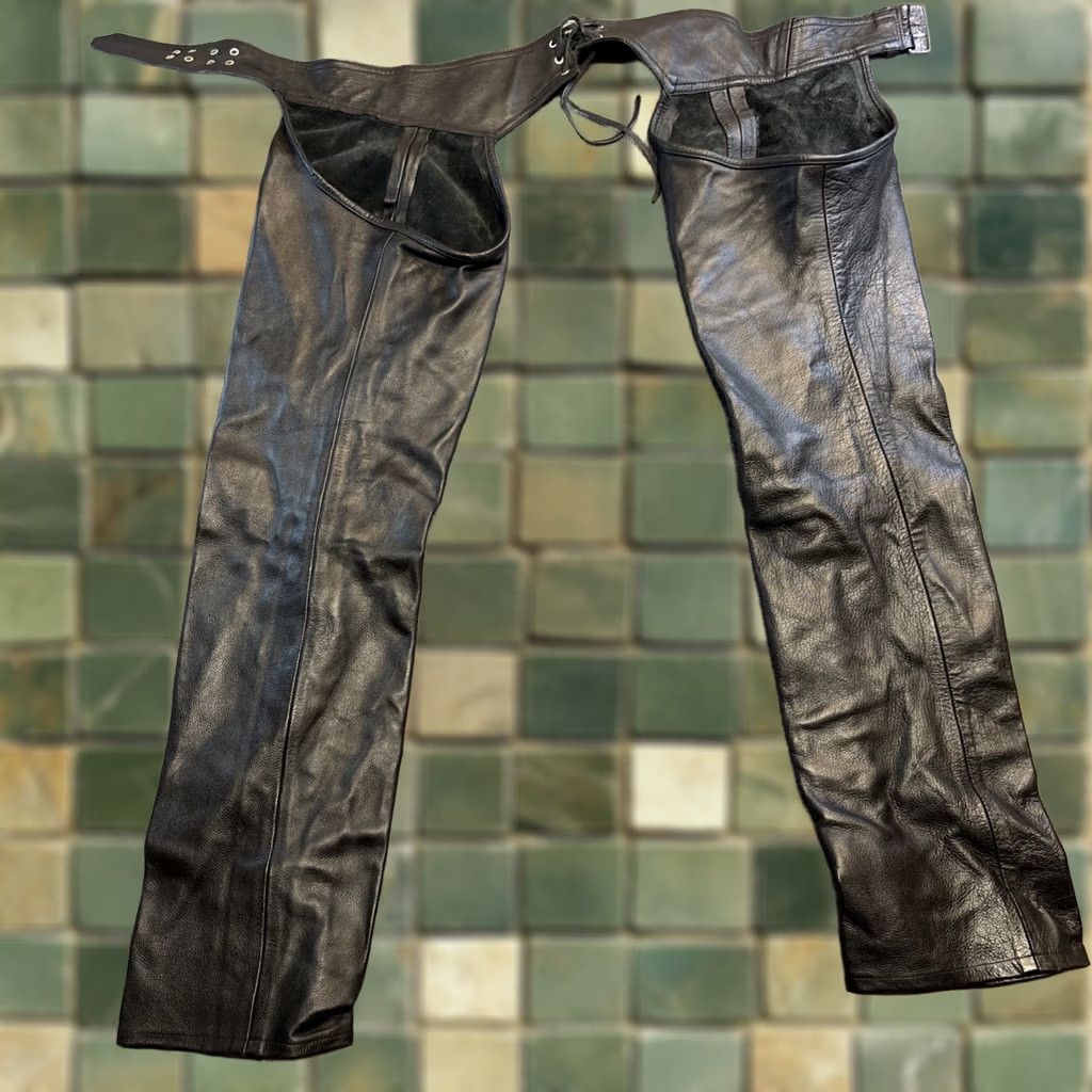 Vintage VINTAGE Leather Black Biker Chaps Womens Lace Up Back Adjustable Belt M/L Pants Leather Belted Chaps Womens M/L Black Vintage Biker Womens Mens? Size ONE SIZE - 1 Thumbnail