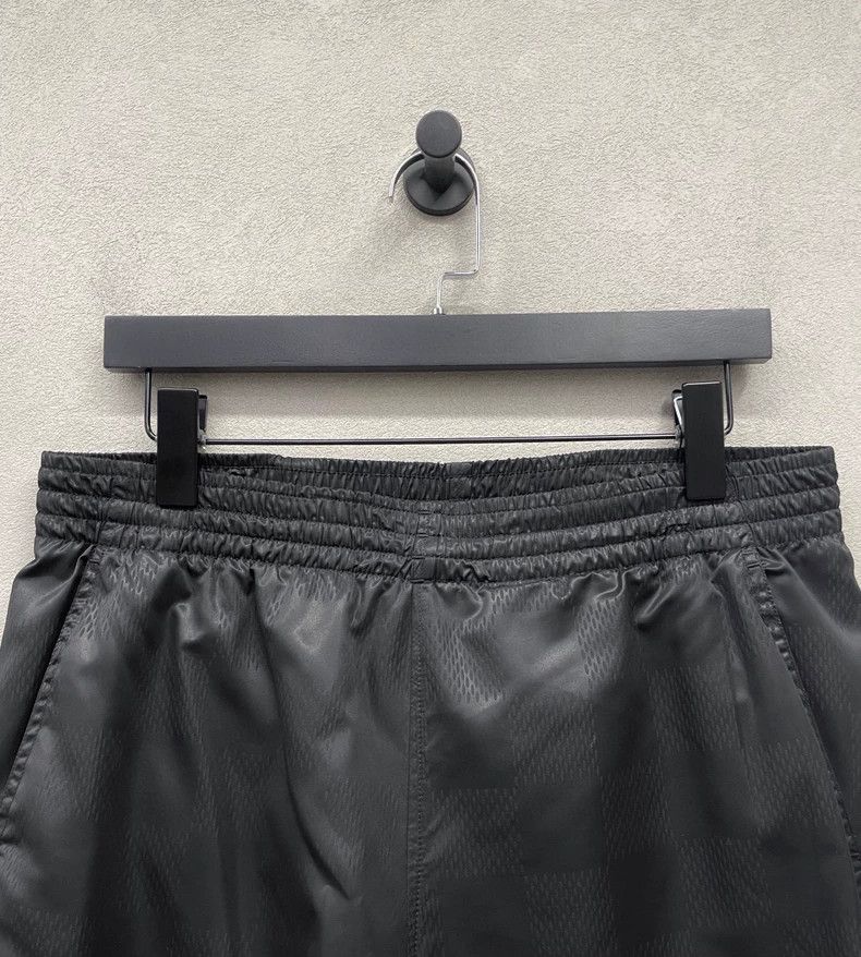 Louis Vuitton Louis Vuitton size m SS25 25 Early Spring Solid Elastic Tr Size US 30 / EU 46 - 5 Thumbnail