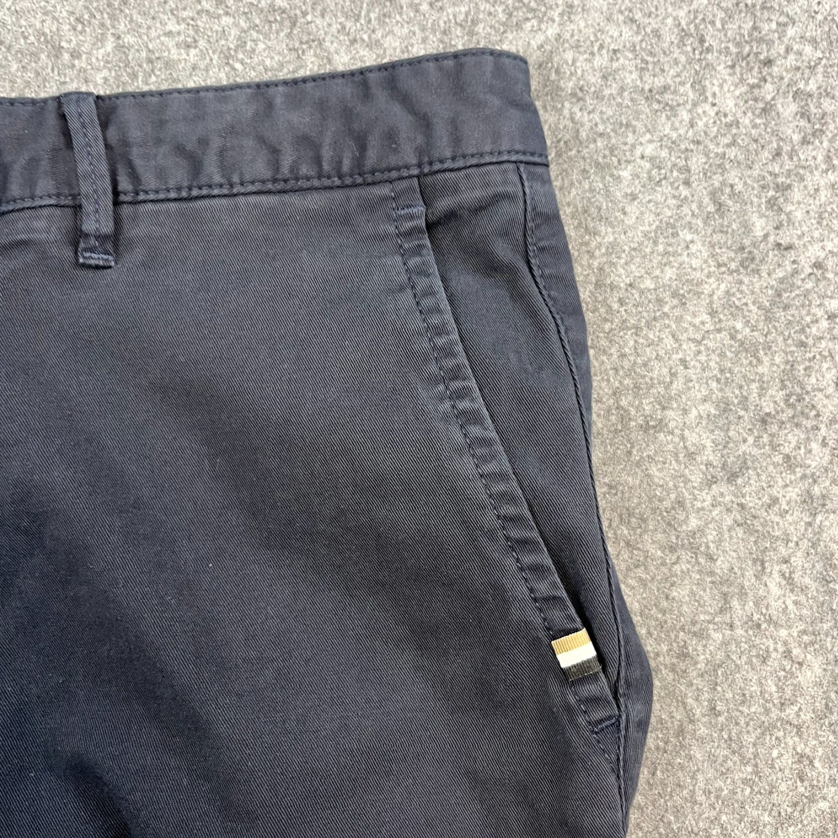 Hugo Boss Hugo Boss Chino Trousers Slim Tapered Fit 32 Blue Stretch Cotton Elasatan 5-Pocket Mens Regular Modern Casual Formal Workwear Pants Size US 32 / EU 48 - 7 Thumbnail