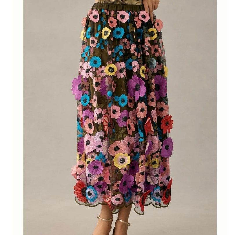 Anthropologie ANTHROPOLOGIE Maeve Floral Appliqué Pull On Midi Skirt Size 26" / US 2 / IT 38 - 1 Thumbnail