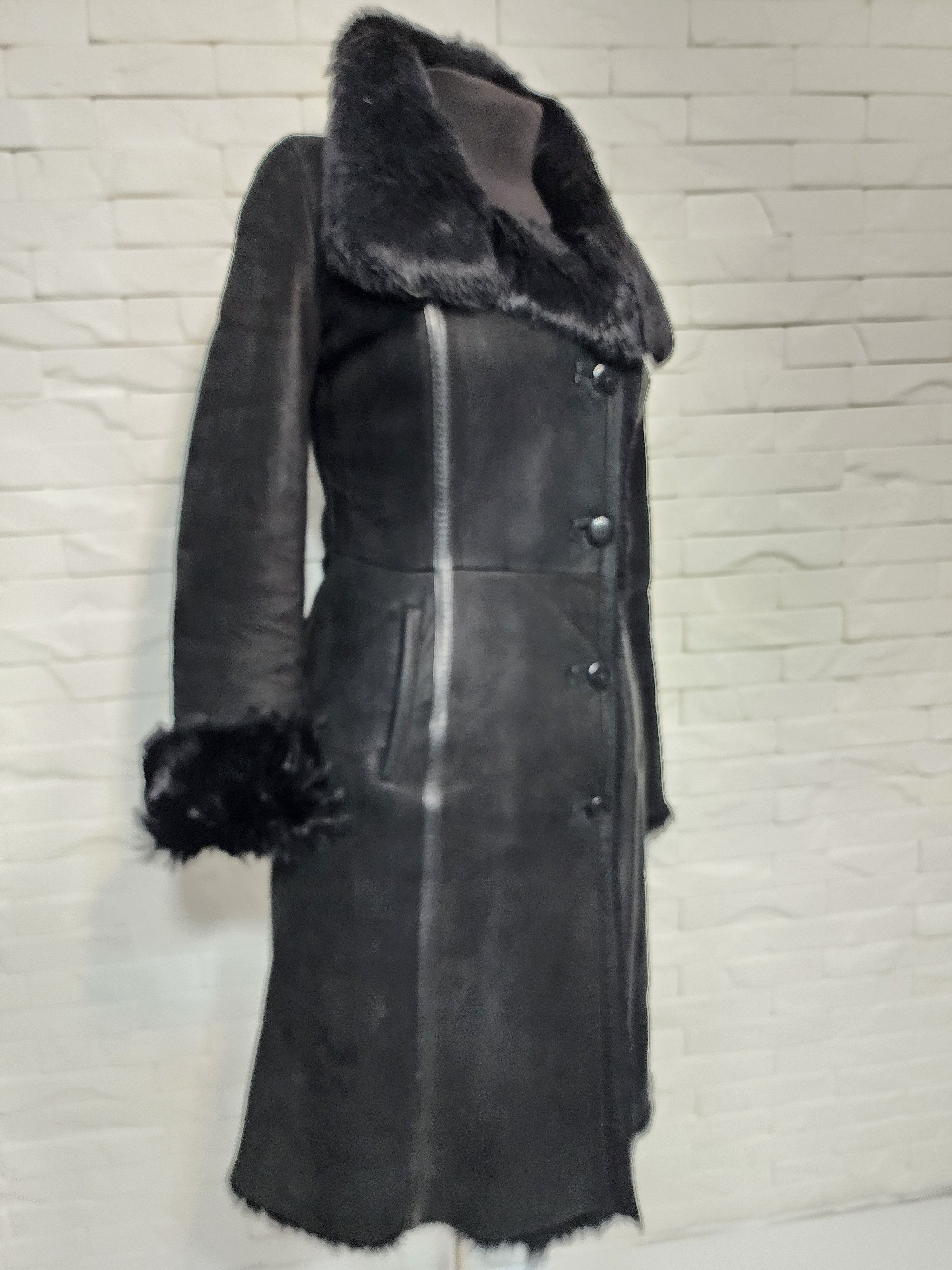 Genuine Leather Black Sheepskin Coat: Women's Genuine Fur Coat, Button Front Size S / US 4 / IT 40 - 3 Thumbnail