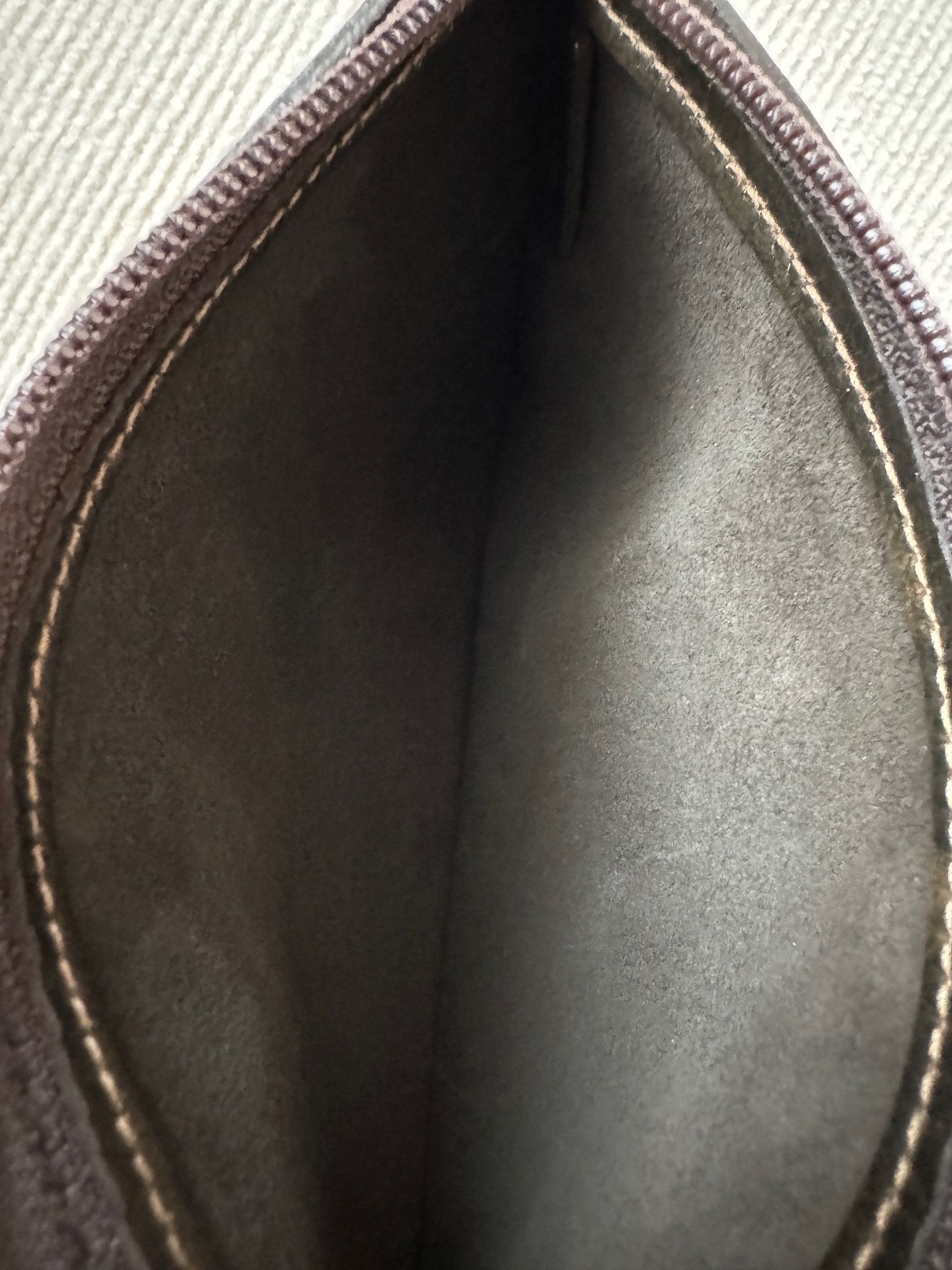 Yves Saint Laurent Yves Saint Laurent YSL Unisex Gold Leather Pouch Case Size ONE SIZE - 7 Thumbnail