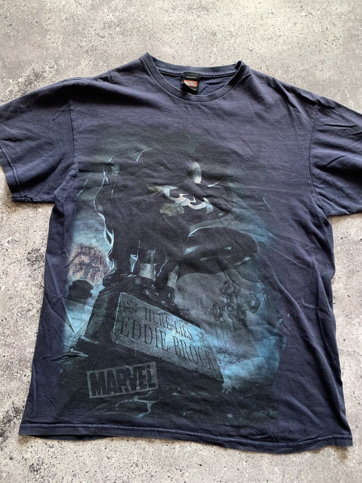 Marvel Comics 🔥VINTAGE MARVEL VENOM HERE LIES EDDIE BROCK 00’s T-SHIRT Size US L / EU 52-54 / 3 - 2 Thumbnail
