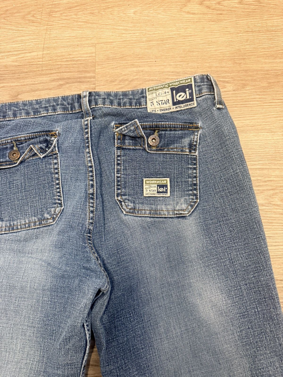 L.E.I. Low waisted & flared light-washed Lei denim Size 38" / US 16 / IT 52 - 4 Thumbnail