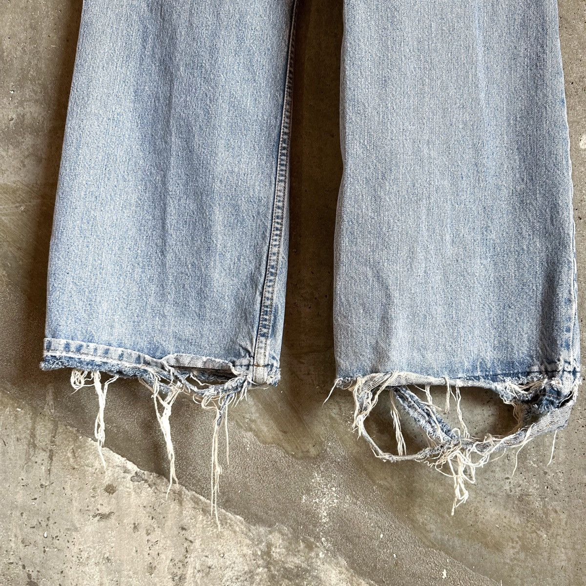 Levi's Levi’s 567 DESTROYED Hem Baggy Denim Size US 34 / EU 50 - 6 Thumbnail
