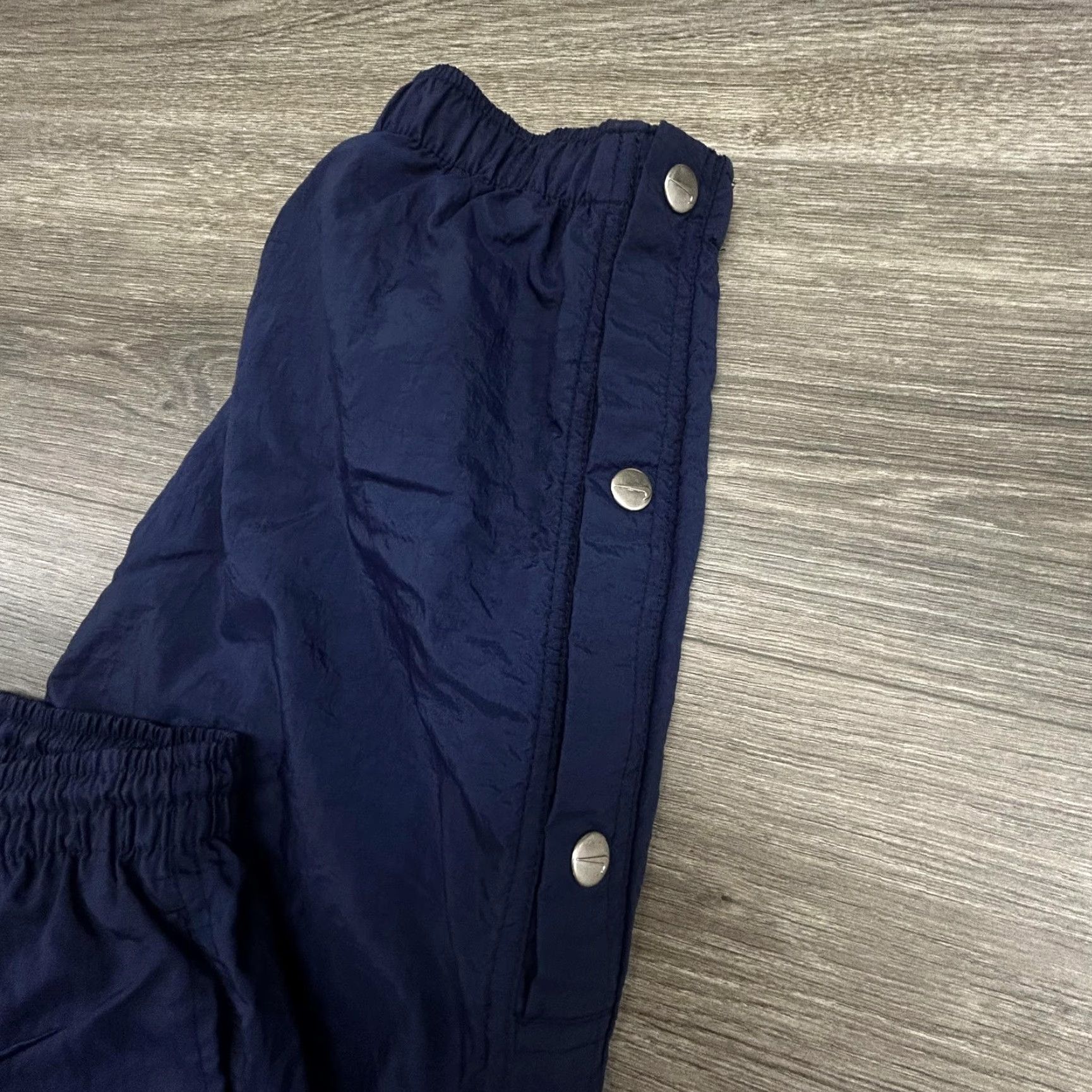 Nike VINTAGE Nike Track Pants Mens L Navy Tearaway Snap Button Nylon Lined 90s Size US 33 - 5 Thumbnail