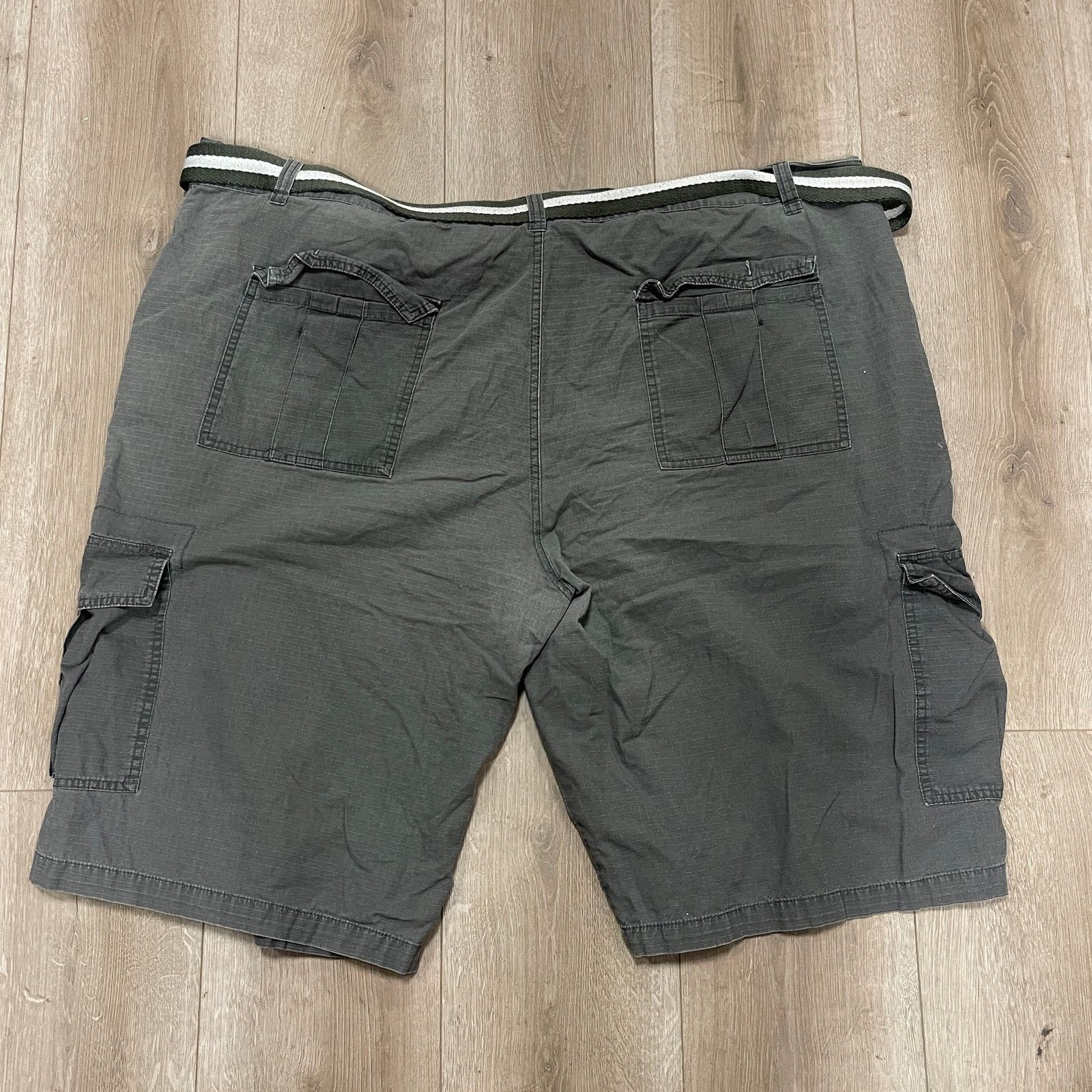 Southpole Southpole gray belted cargo shorts gray size 52 B8 Size US 44 / EU 60 - 4 Thumbnail