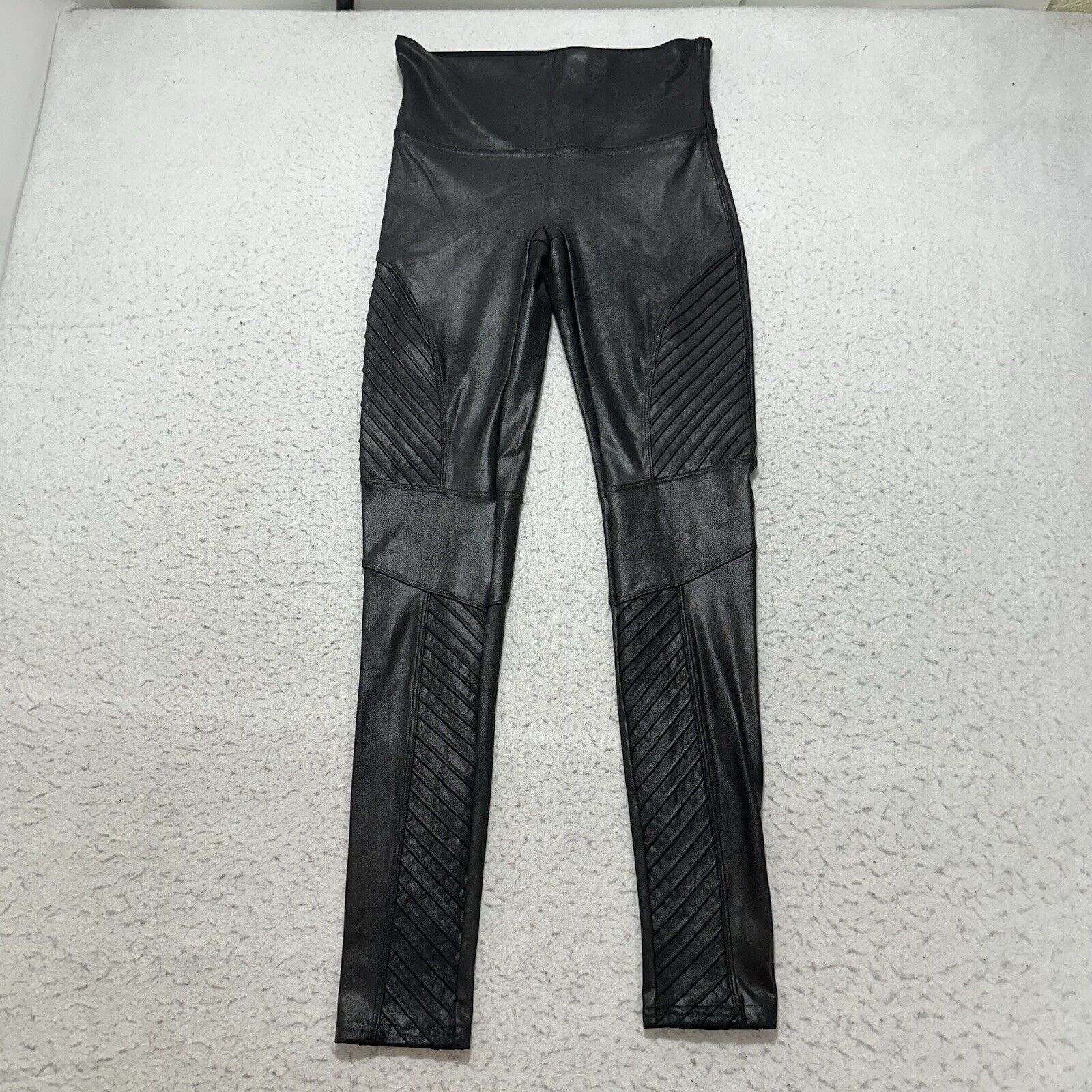 Spanx SPANX Medium Faux Leather High Waisted Moto Leggings Black Size 30" / US 8 / IT 44 - 1 Thumbnail