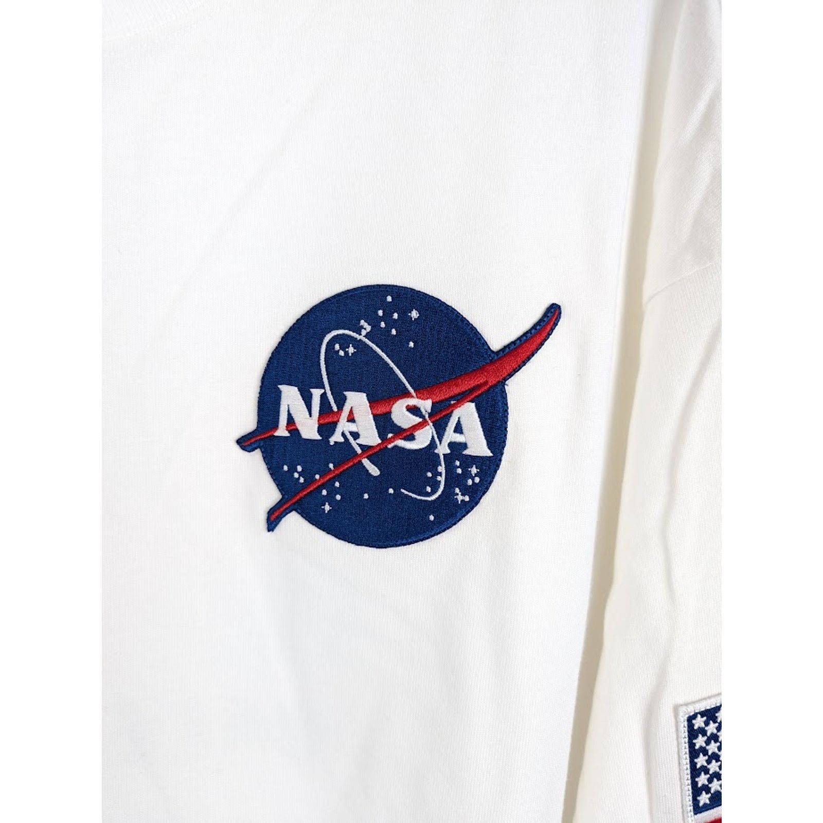 Balenciaga o1rshd1 Long Sleeve T-Shirt in White Size US XL / EU 56 / 4 - 7 Thumbnail