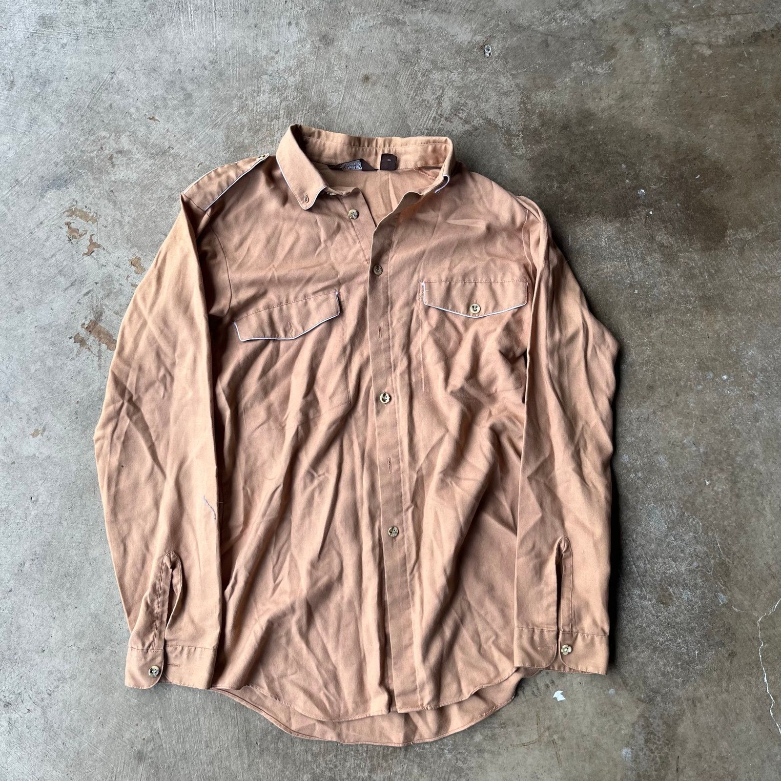 Vintage VINTAGE PINK VAN HEUSEN 70S LONGSLEEVE BUTTONUP SHIRT FITS M Size US M / EU 48-50 / 2 - 1 Thumbnail