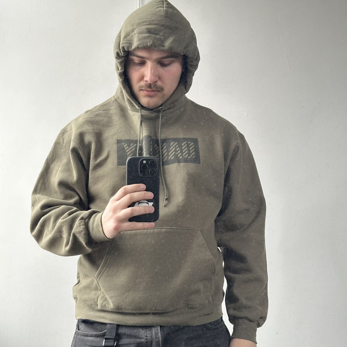 Vintage 2005 Vintage Oakley Hoodie center logo y2k Size US L / EU 52-54 / 3 - 9 Thumbnail