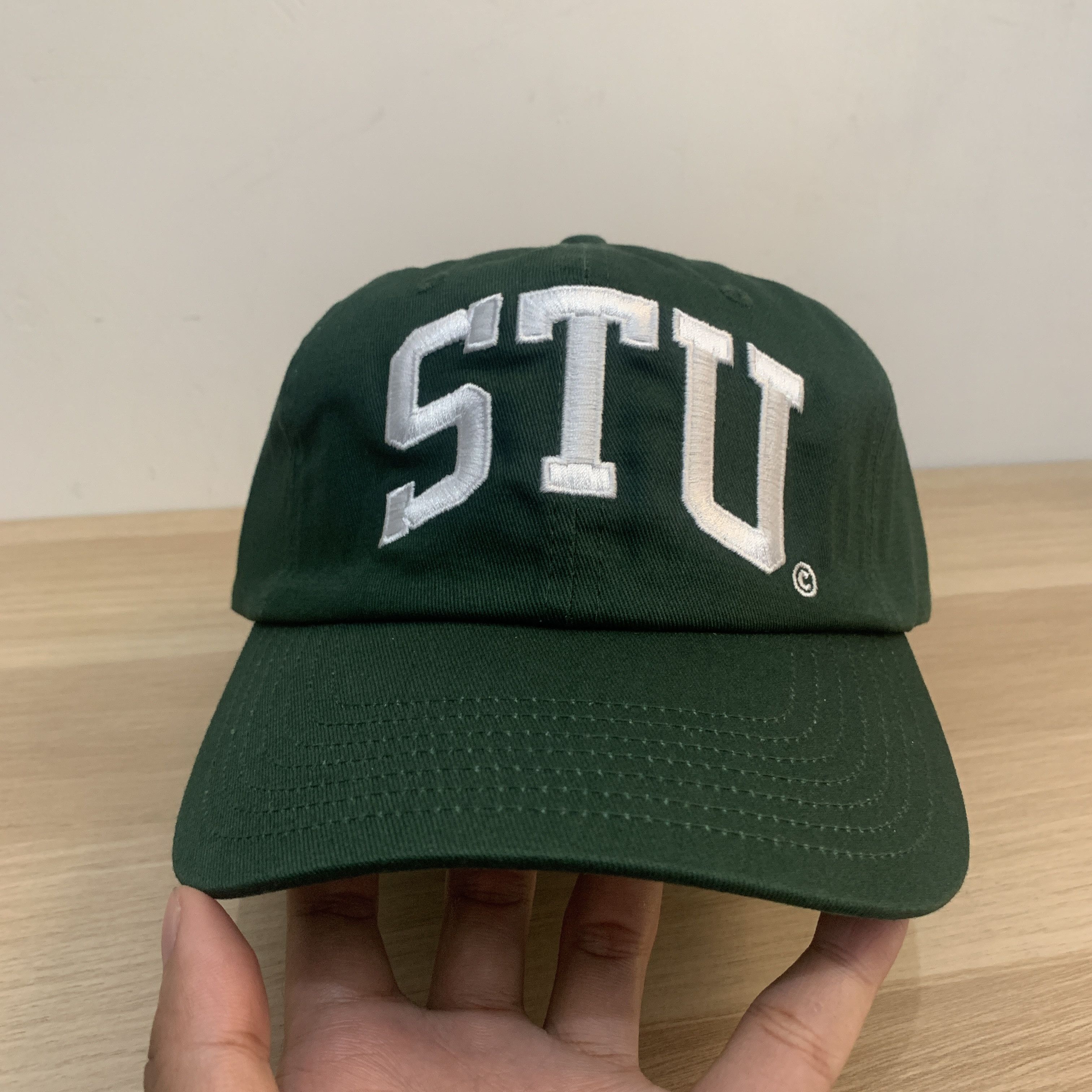 Stussy STU Arch Strapback Cap STUSSY STU ARCH STRAPBACK CAP BLACK