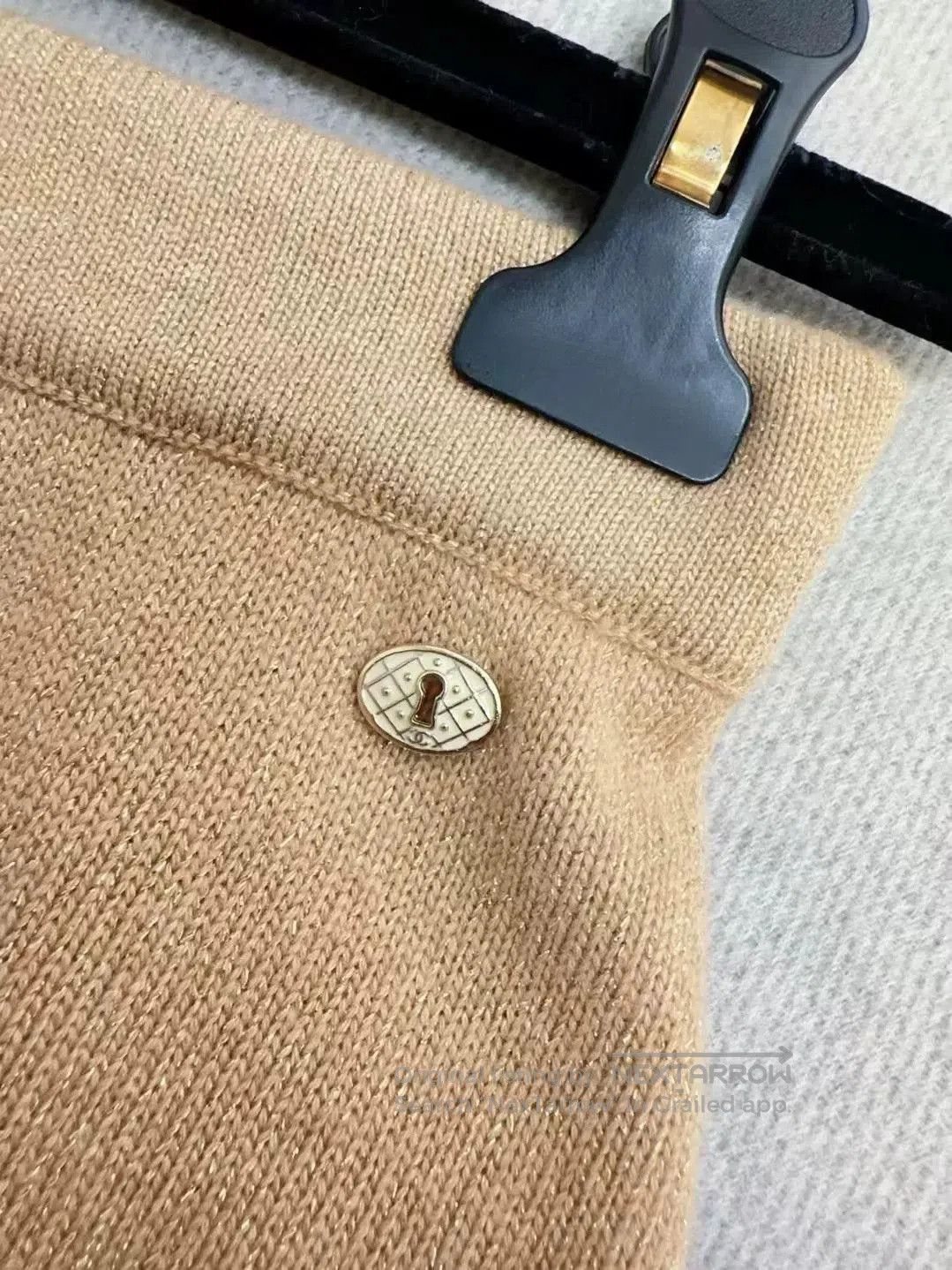 Chanel Chanel 17A Beige Knit Mermaid Skirt. Size US 34 / EU 50 - 3 Thumbnail