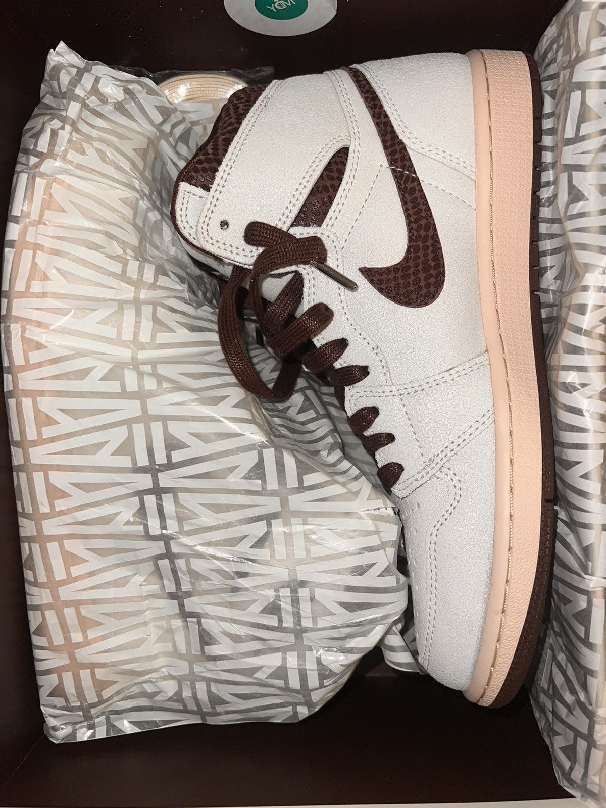 A Ma Maniere × Jordan Brand × Nike Air Jordan 1 Retro High SP Size US 10.5 / EU 43-44 - 3 Thumbnail
