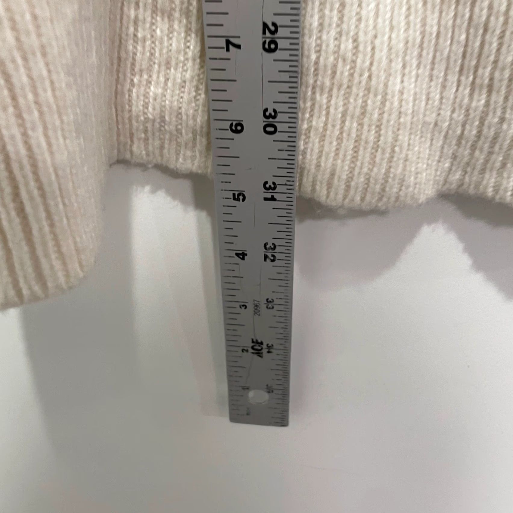 Vintage Halogen x Atlantic-Pacific Womens Ivory Cable Knit Turtleneck Sweater Size S VINTAGE? Size S / US 4 / IT 40 - 4 Thumbnail