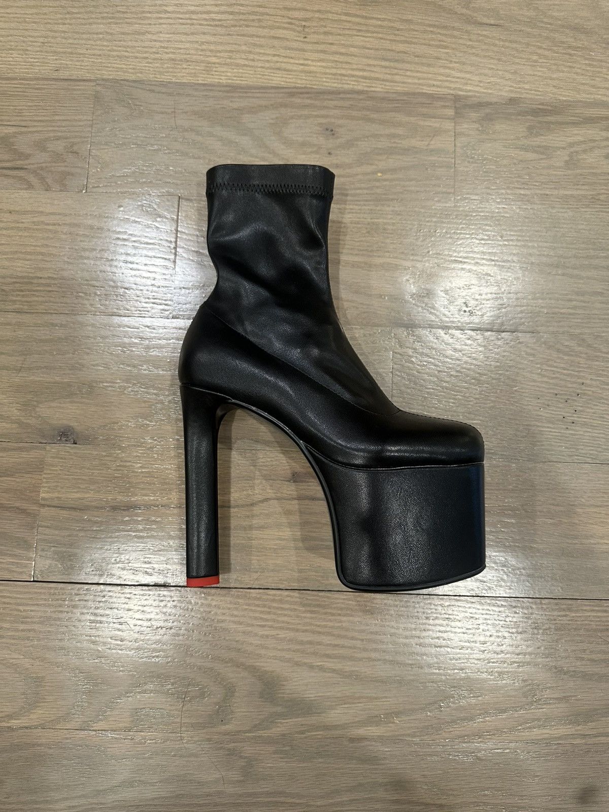 Other LAMODA BOOTIE HEART HEEL Size US 5 / IT 35 - 4 Thumbnail