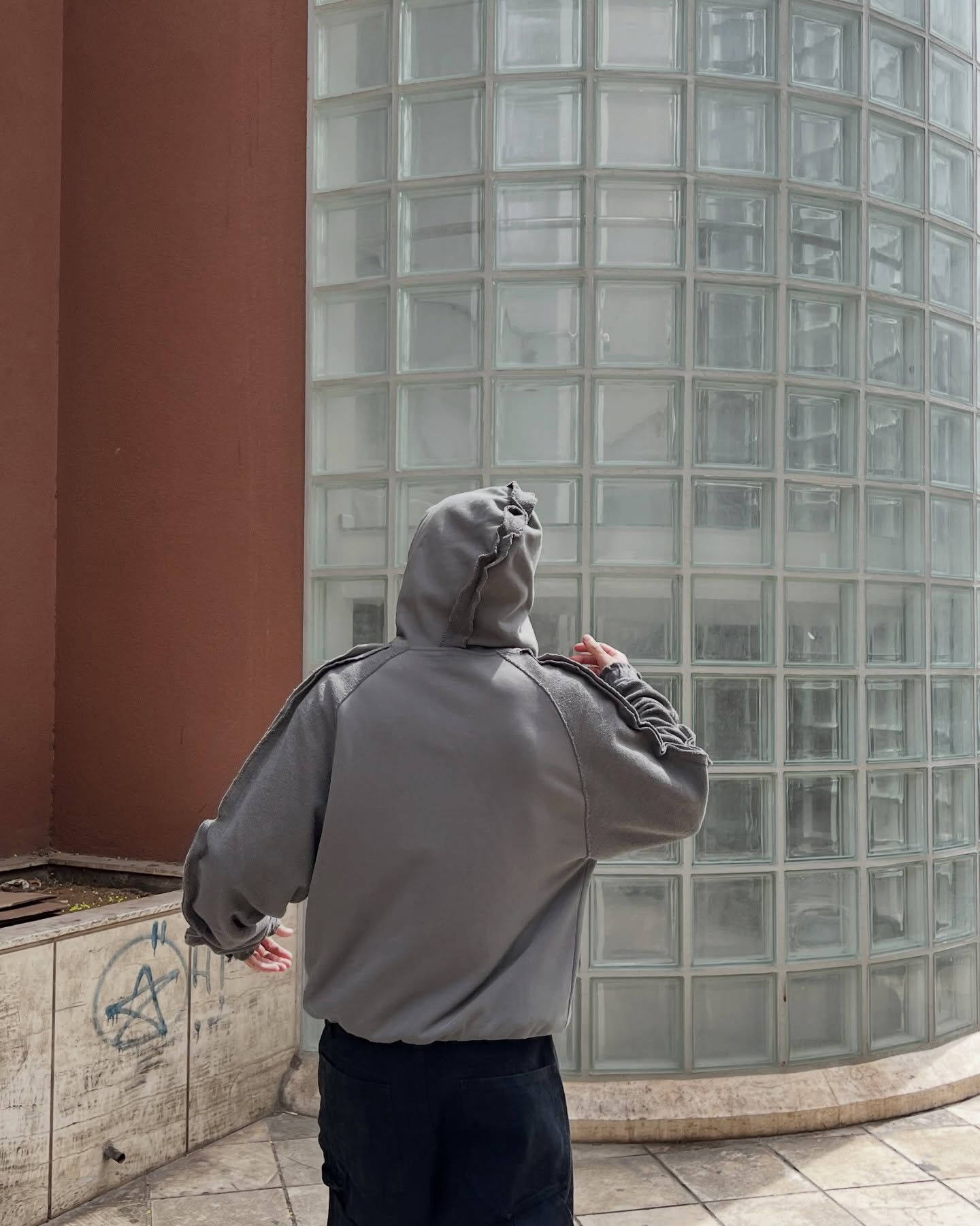 Slam Jam × Umbro Grey Royal Arms Logo Masked Oversized Hoodie Size US M / EU 48-50 / 2 - 8 Thumbnail