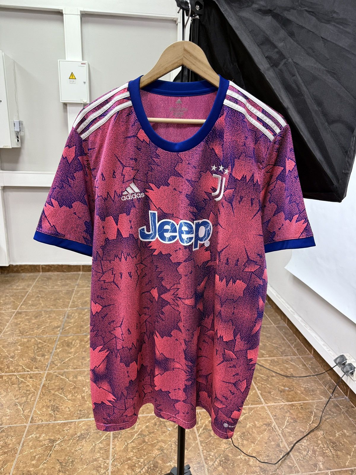 Adidas 🇮🇹 2022/23 Adidas Juventus Soccer Jersey T-Shirt Y2K Rare Size US XXL / EU 58 / 5 - 1 Thumbnail