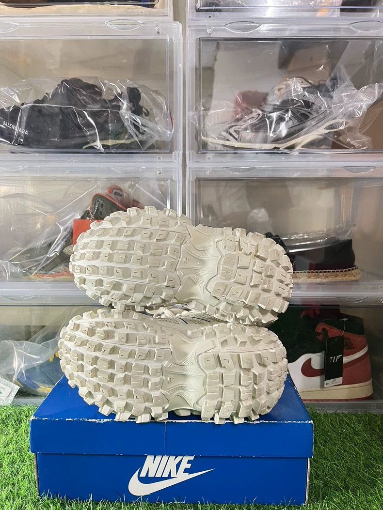 Balenciaga Balenciaga Defender Tire Sneakers in White-2505 Size US 7.5 / IT 37.5 - 6 Thumbnail