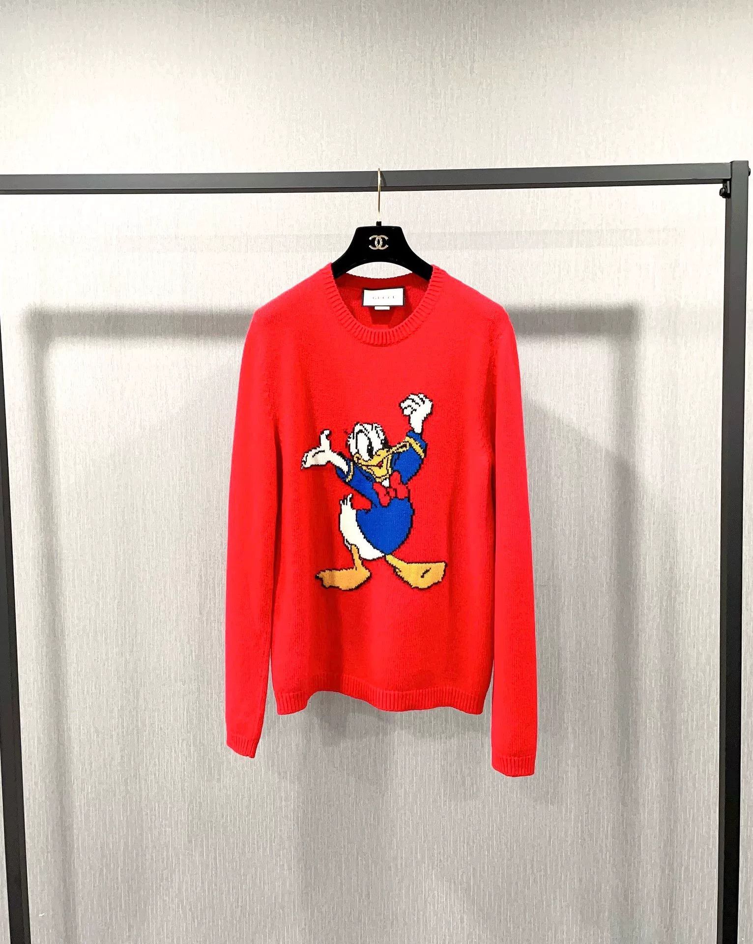 Gucci Gucci Donald Duck Red Wool Sweater Size US S / EU 44-46 / 1 - 1 Thumbnail