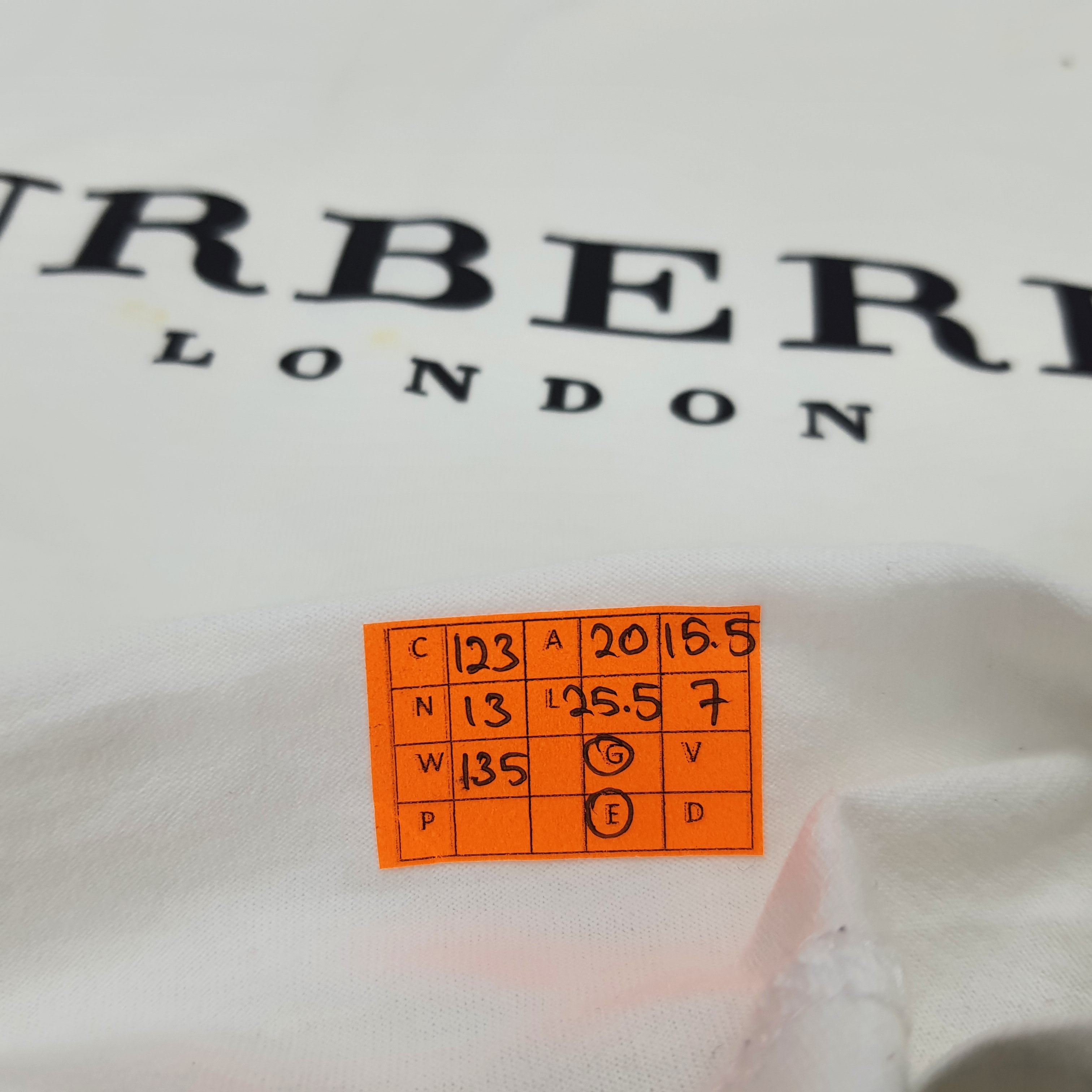 Burberry × Vintage Vintage Burberry London Spell Out Nova Check T-shirt Size US M / EU 48-50 / 2 - 8 Thumbnail